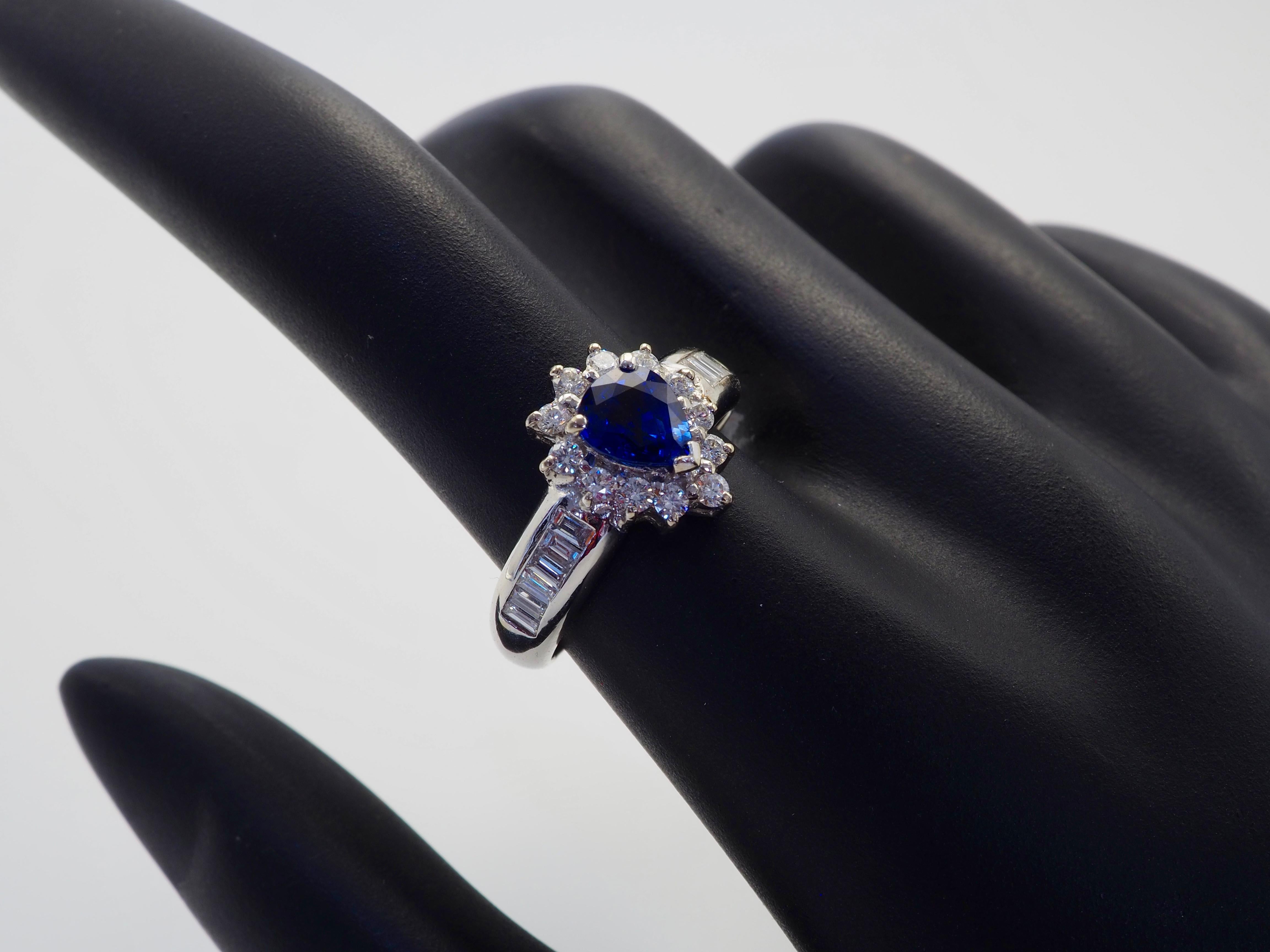 Anillo de oro blanco de 18 quilates con zafiro azul pera de 0,98 ct y diamante de 0,60 ct en venta 2