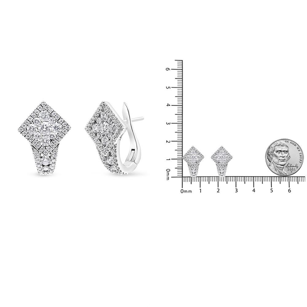 18K Weißgold 1 1/10 Karat runder Diamant-Cluster mit Halo-Creolen Huggie Ohrringe im Zustand „Neu“ im Angebot in New York, NY