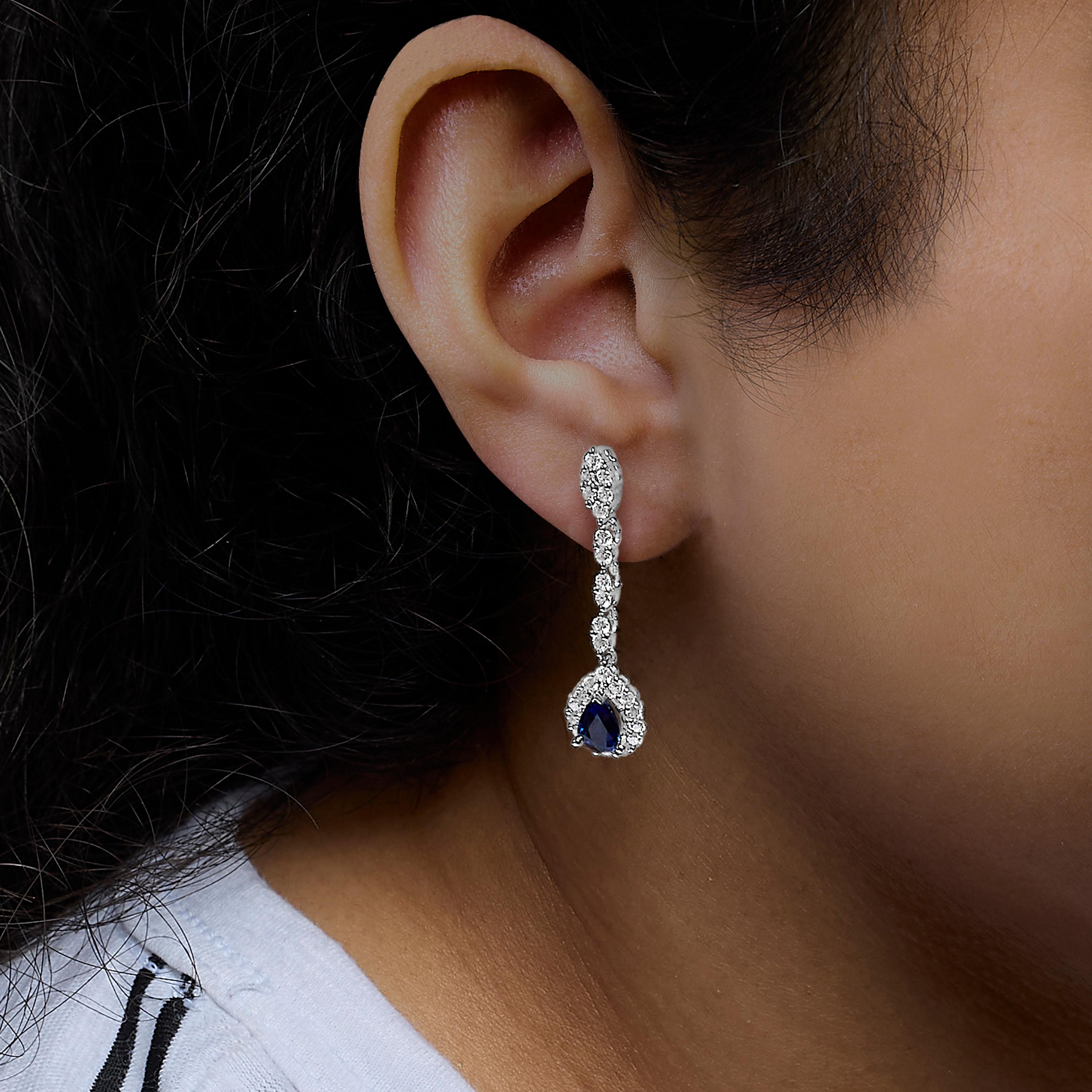 18K White Gold 1 3/5ct Diamond & Blue Sapphire 1 1/3 Inch Drop & Dangle Earrings In New Condition For Sale In New York, NY