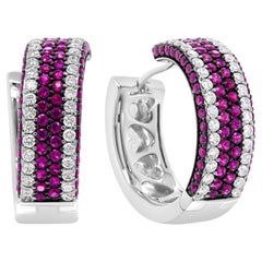 Créoles ouvertes en or blanc 18 carats avec diamants de 1 7/8 carat et rubis rouge rond de 1 mm