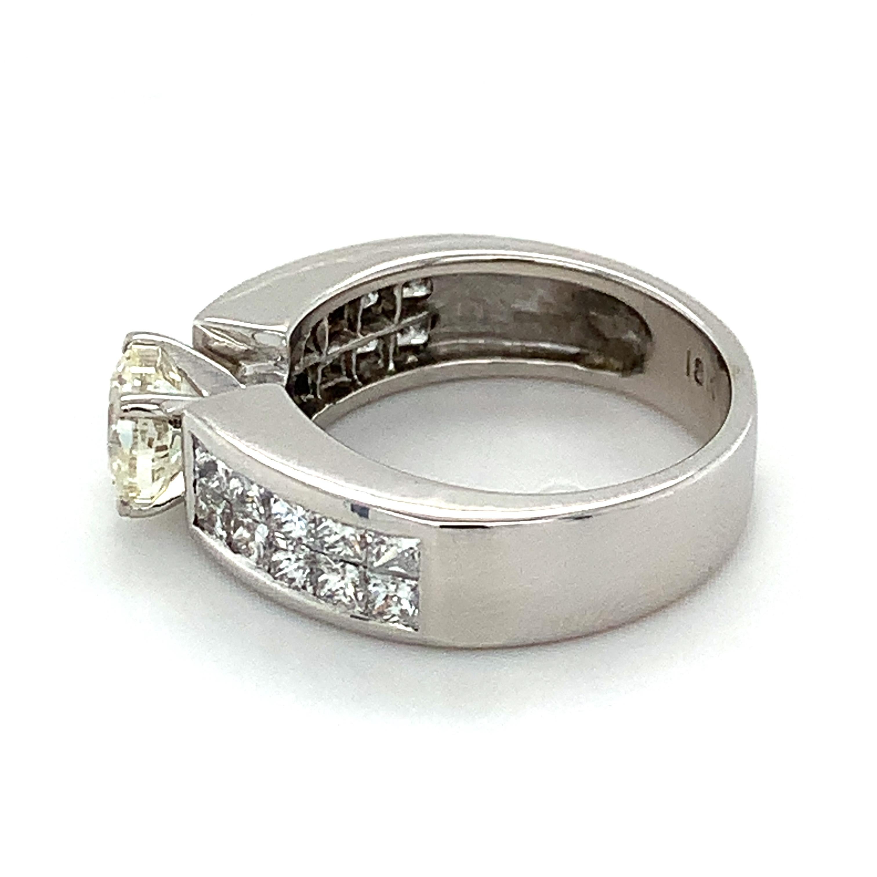 18 Karat Weißgold 1 Karat runder Diamantring mit unsichtbarem Prinzessinnenschliff 3