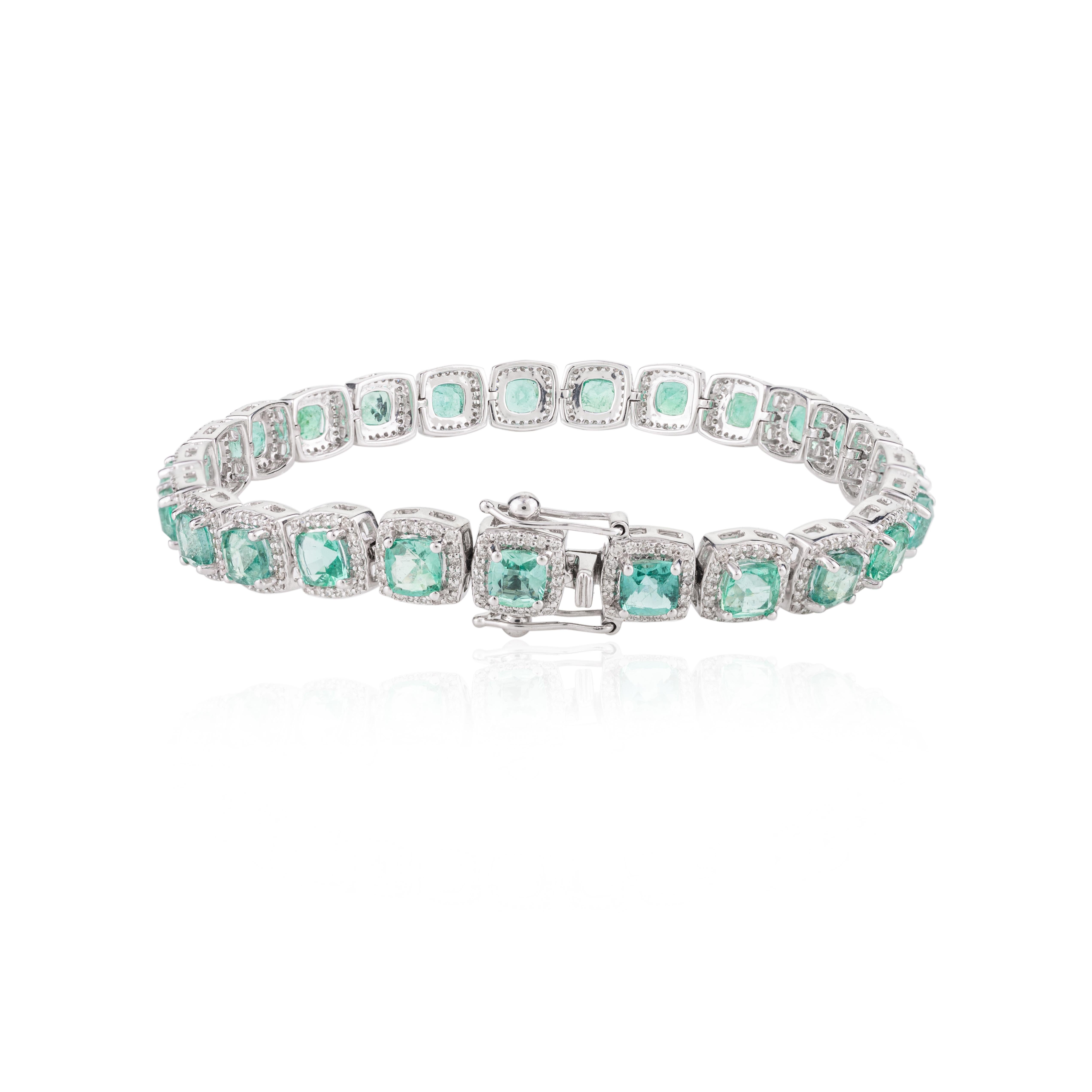 Art Deco 18k White Gold 10.01 Carat Emerald Diamond Halo Engagement Bracelet for Her For Sale