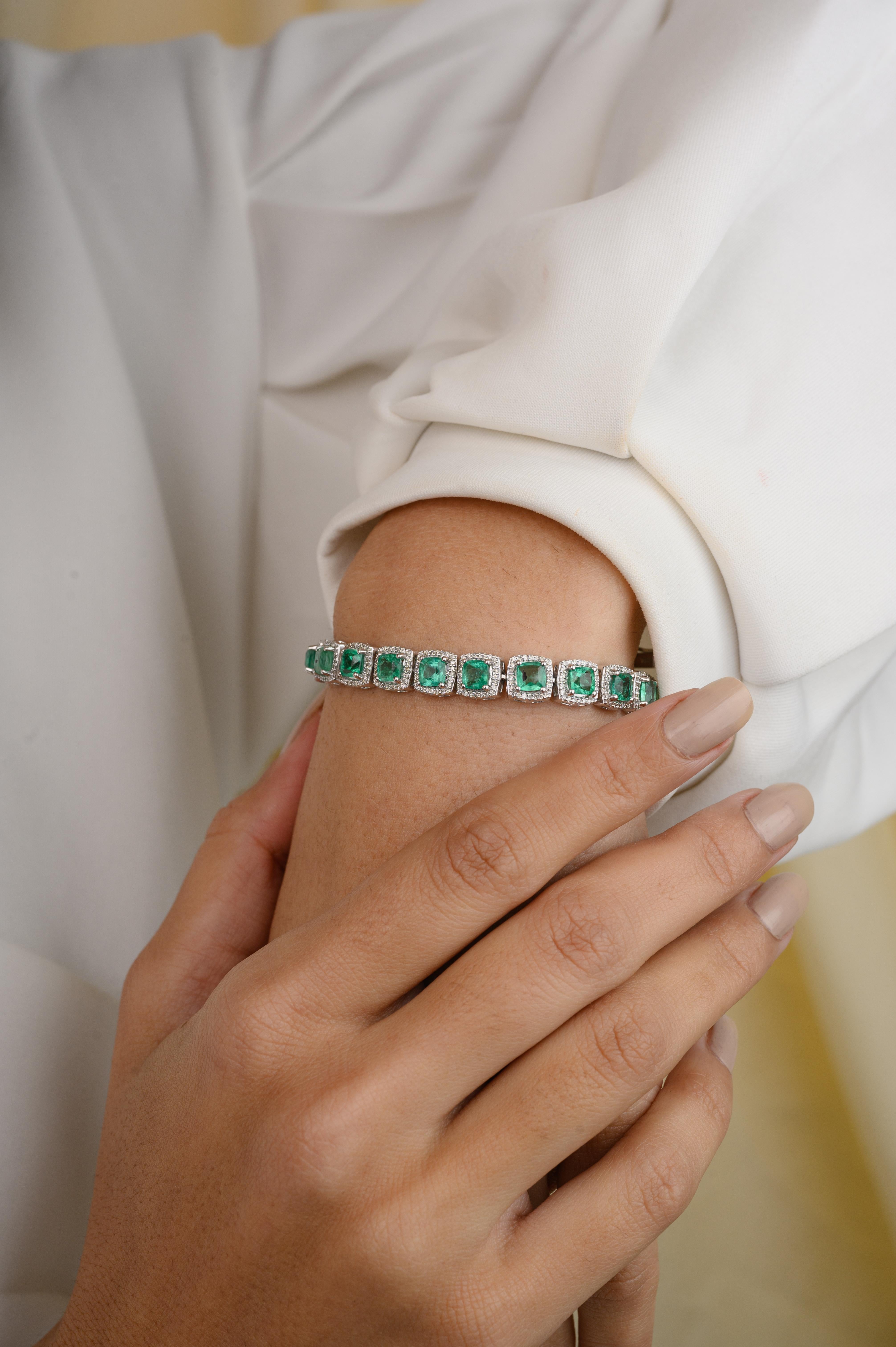 Cushion Cut 18k White Gold 10.01 Carat Emerald Diamond Halo Engagement Bracelet for Her For Sale