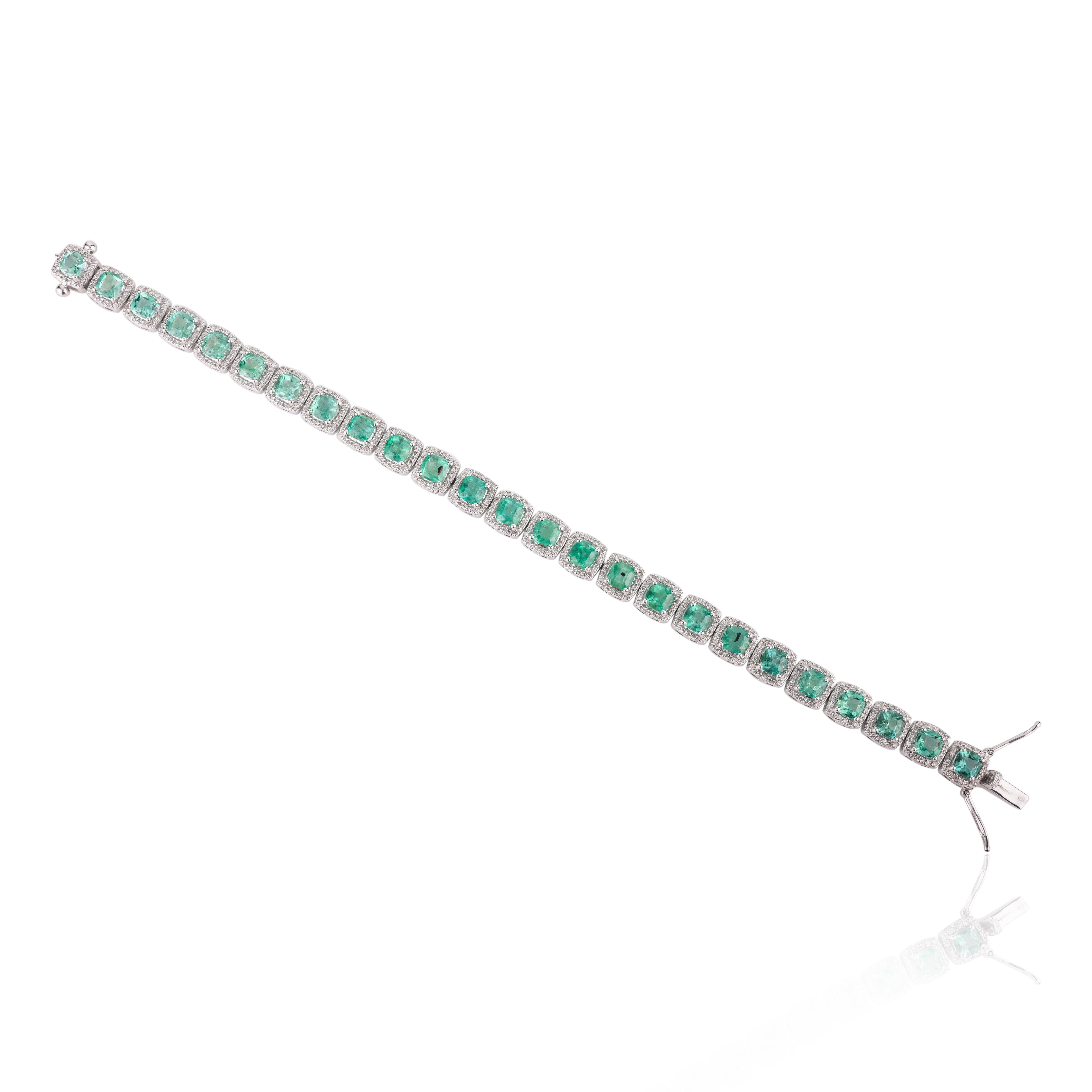 18k White Gold 10.01 Carat Emerald Diamond Halo Engagement Bracelet for Her In New Condition For Sale In Houston, TX