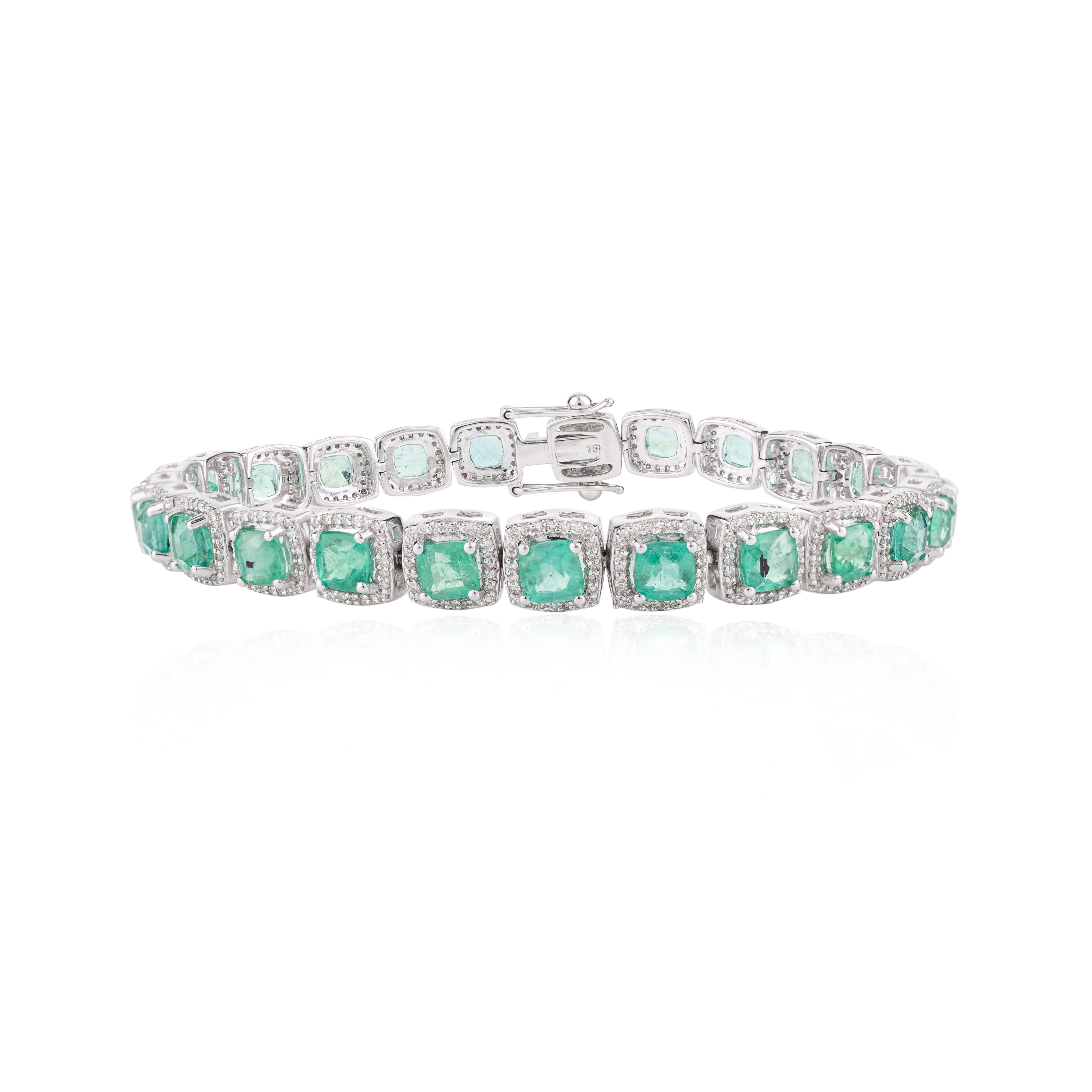 Women's 18k White Gold 10.01 Carat Emerald Diamond Halo Engagement Bracelet for Her For Sale