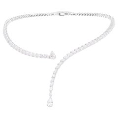 Collar tipo gargantilla de oro blanco de 18 quilates con un diamante de 10,17 quilates, SI/H, talla brillante redonda en forma de pera