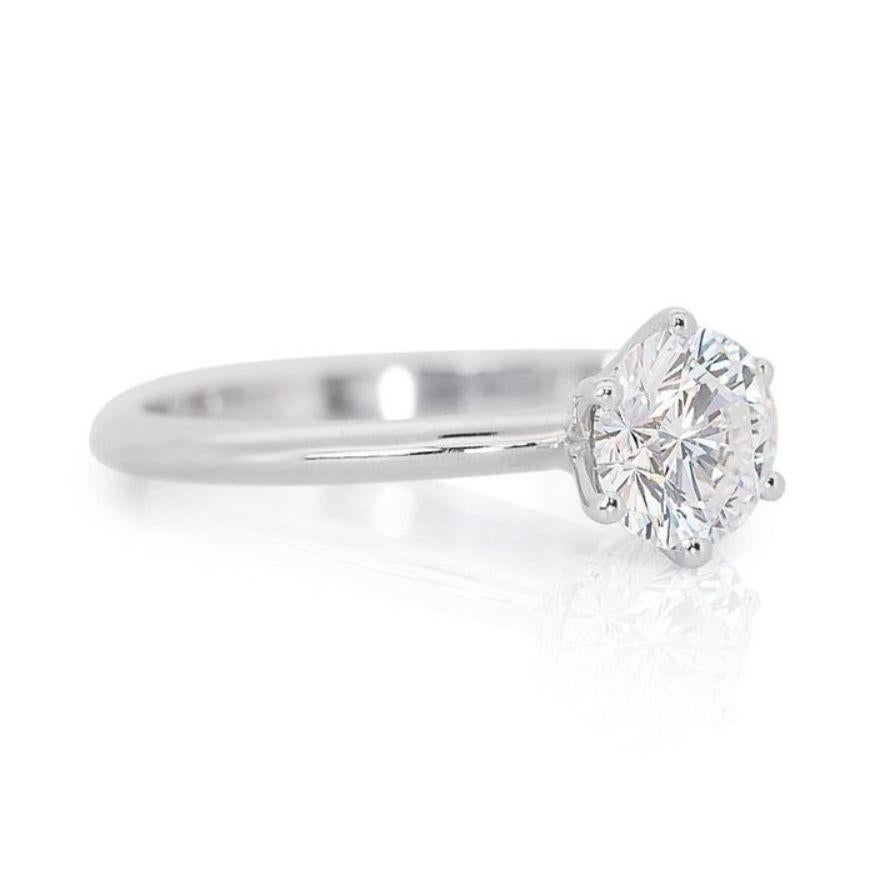 Round Cut 18K White Gold 1.01ct Diamond Solitaire Ring