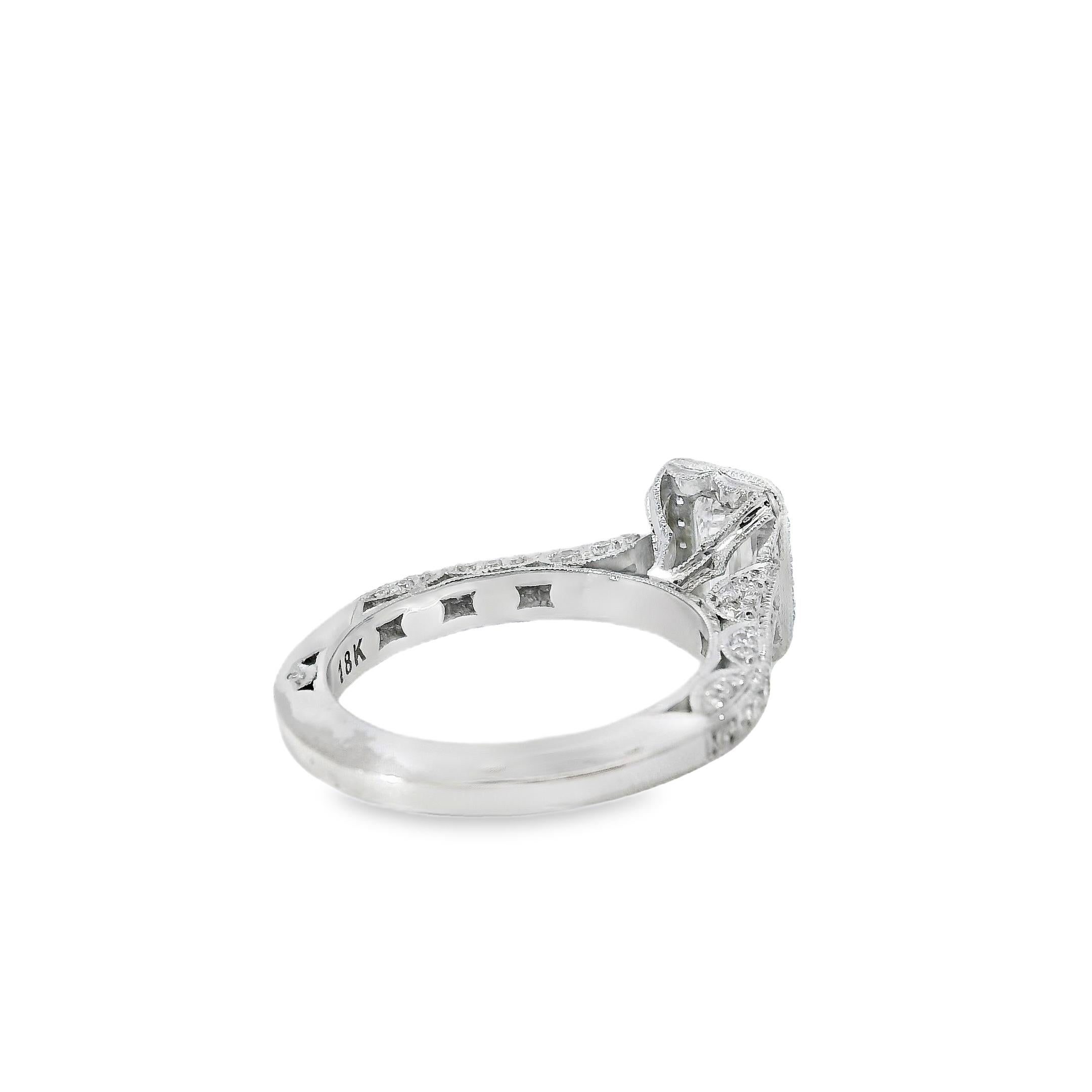 Anillo de compromiso de oro blanco de 18k con diamante natural de talla marquesa de 1,01 ct en venta 8