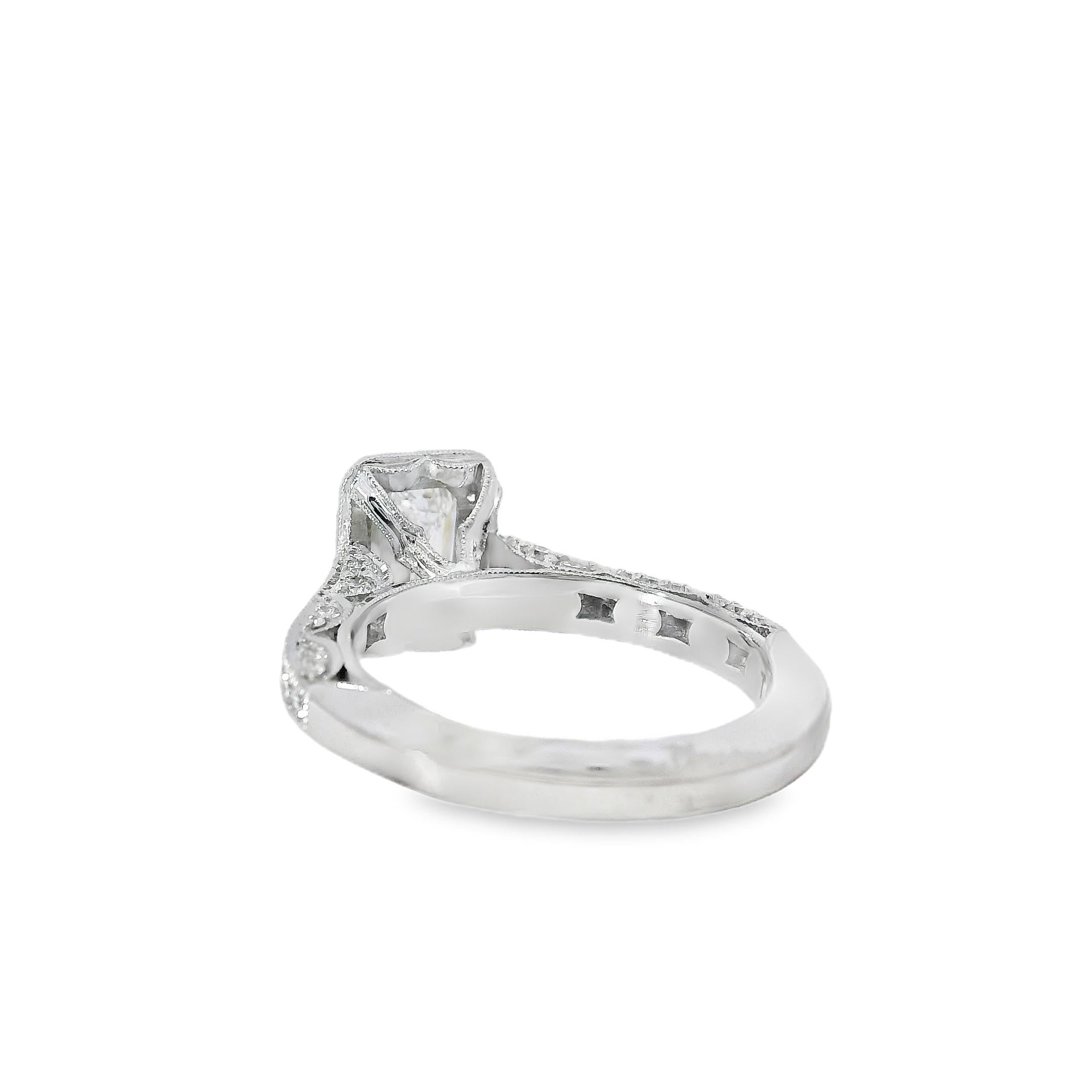 Anillo de compromiso de oro blanco de 18k con diamante natural de talla marquesa de 1,01 ct en venta 4