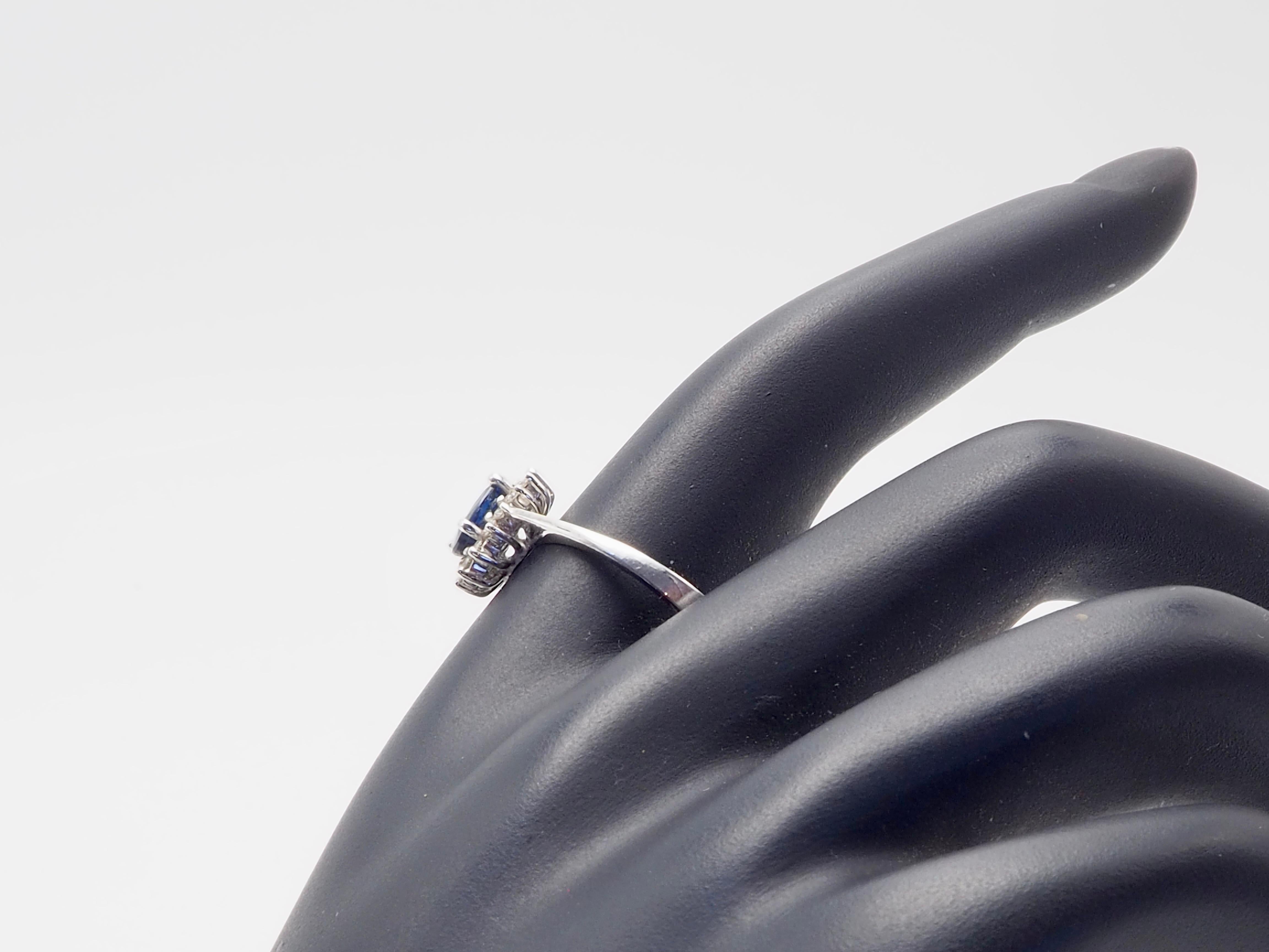 18K White Gold 1.01ct Oval Blue Sapphire & 0.20ct Diamond Fine Sunburst Ring For Sale 1