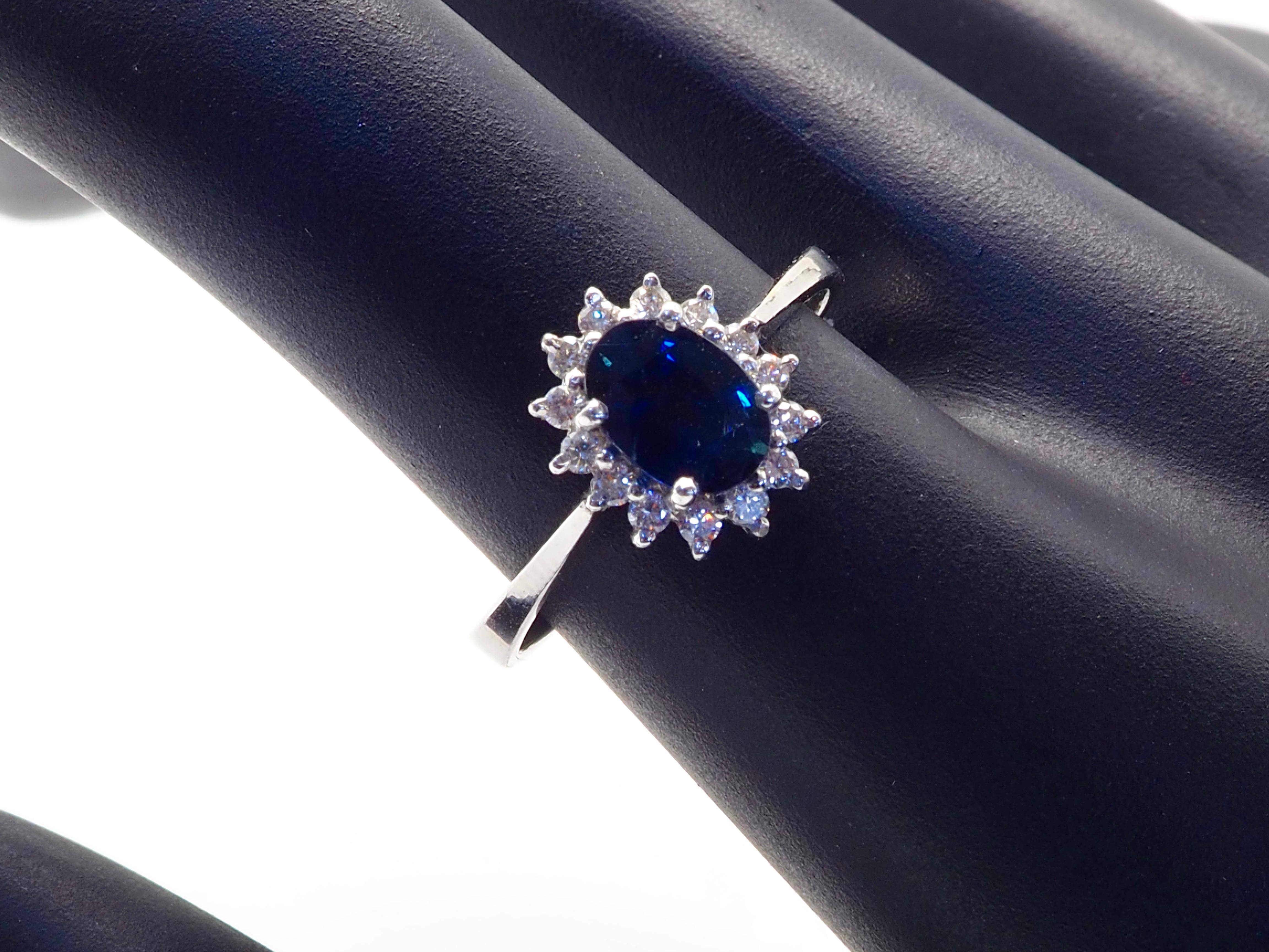 18K White Gold 1.01ct Oval Blue Sapphire & 0.20ct Diamond Fine Sunburst Ring For Sale 3
