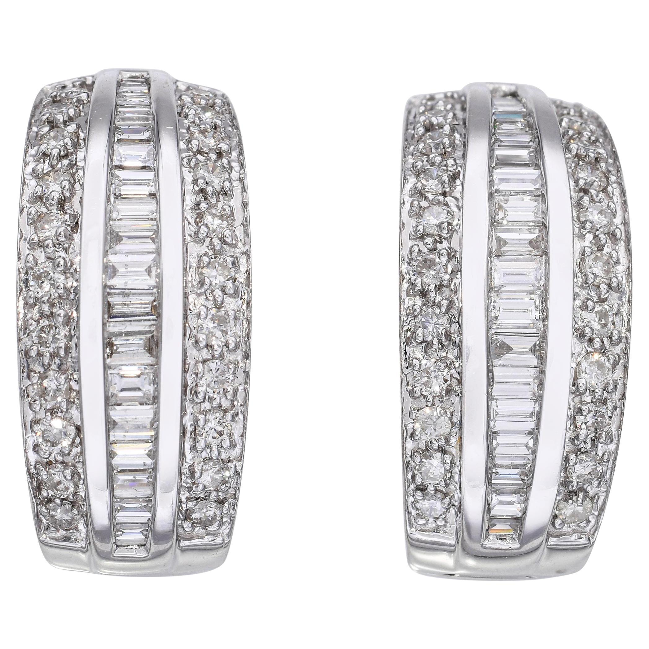 Boucles d'oreilles en or blanc 18k avec 1.01tcw de diamant
