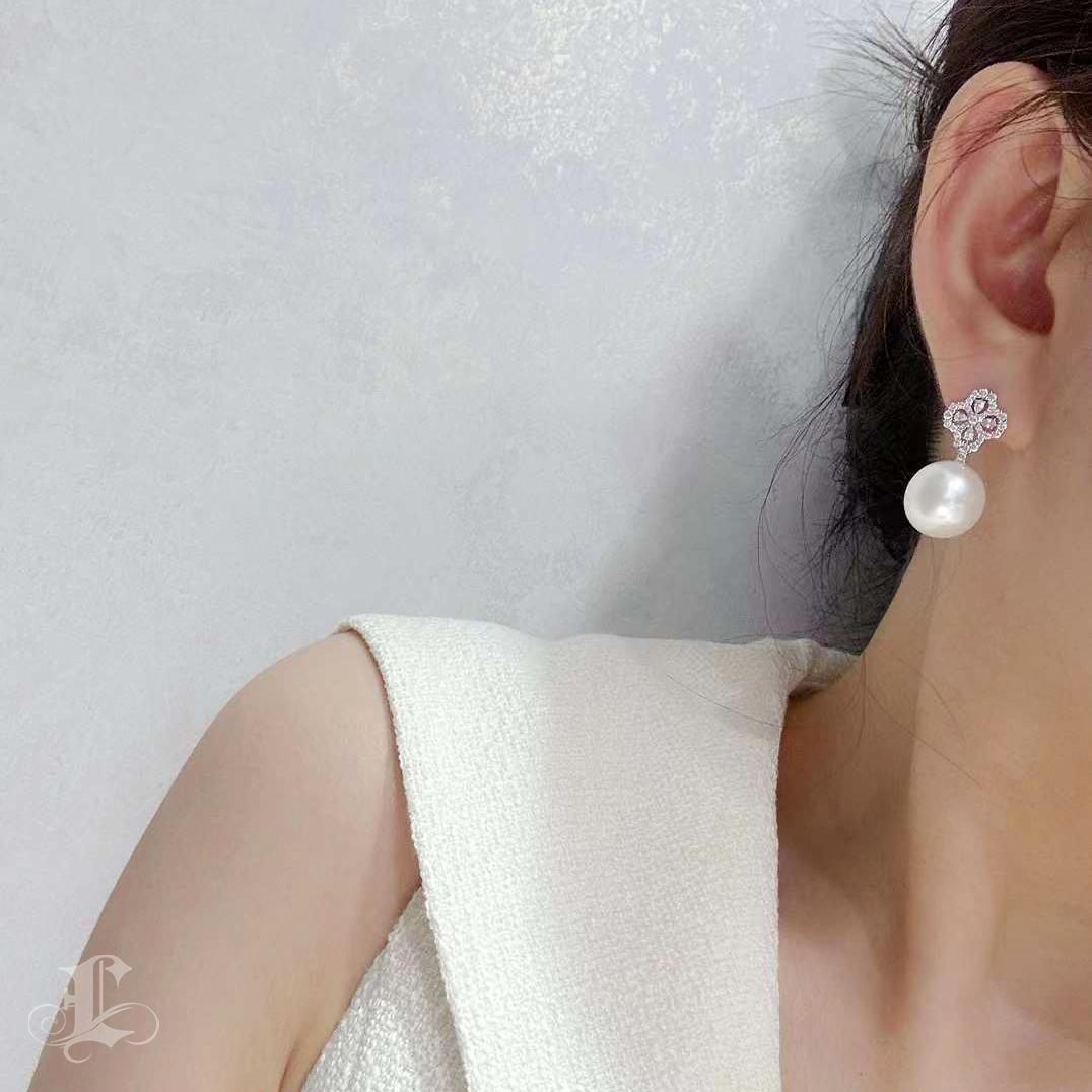 Uncut 【Crown Radiance】Orchid Lace AAAA South Sea Pearl Diamond Earrings For Sale