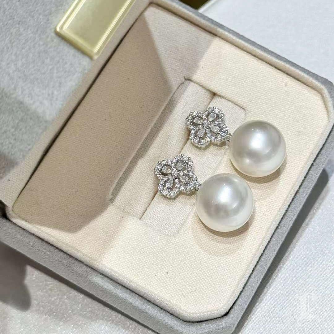 Women's 【Crown Radiance】Orchid Lace AAAA South Sea Pearl Diamond Earrings For Sale