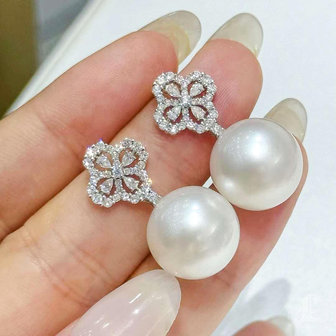 【Crown Radiance】Orchid Lace AAAA South Sea Pearl Diamond Earrings For Sale 2
