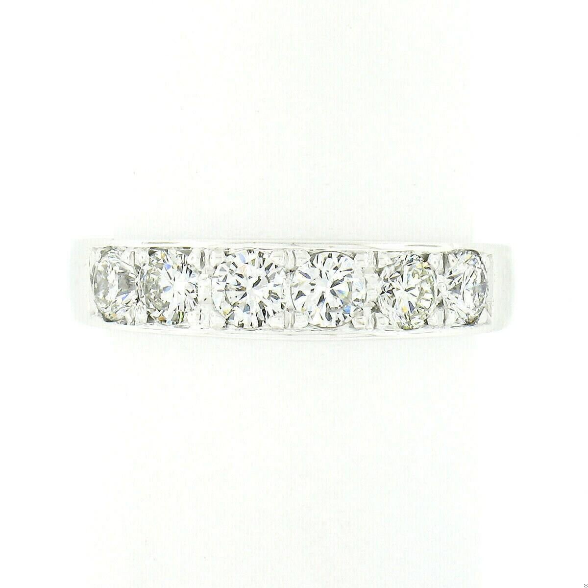 Women's 18K White Gold 1.02ctw Round Pave Diamond Classic Polished Wedding Band Ring For Sale