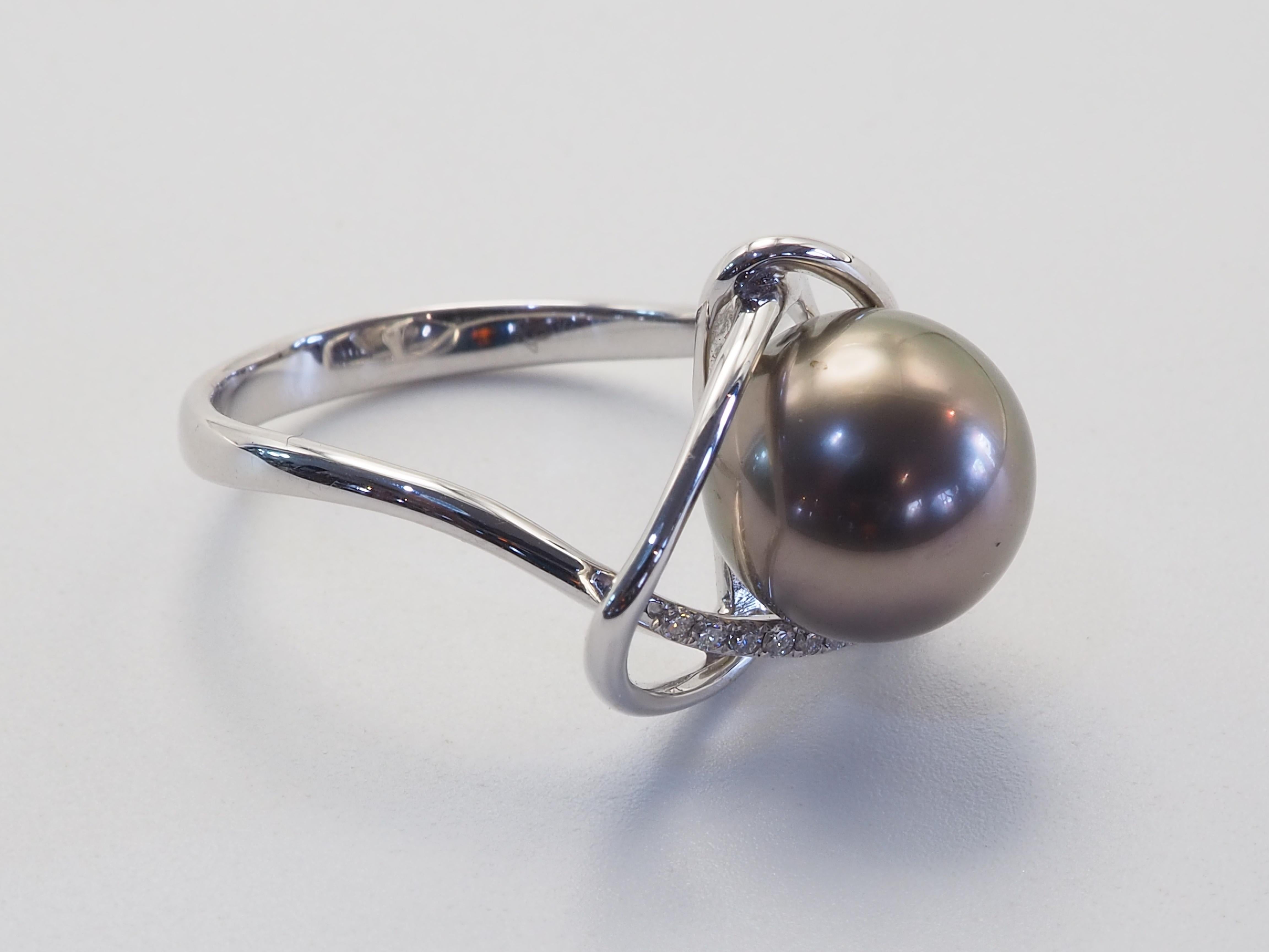18K White Gold 10.2mm Tahiti Pearl & 0.08ct Diamonds Sculptural Ring For Sale 1
