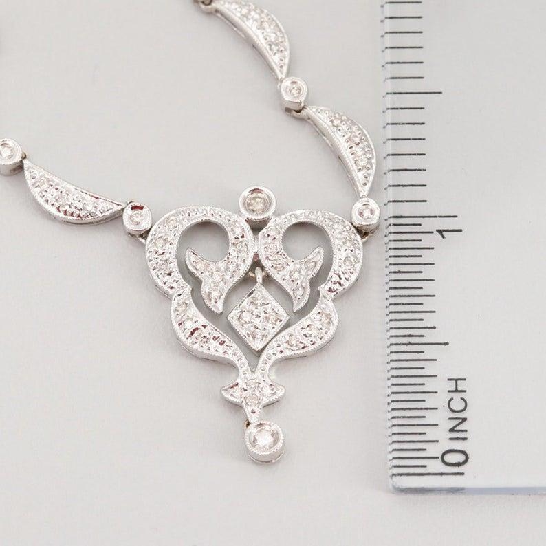 18 Karat White Gold 1.03 Carat Diamond Station Necklace For Sale 1