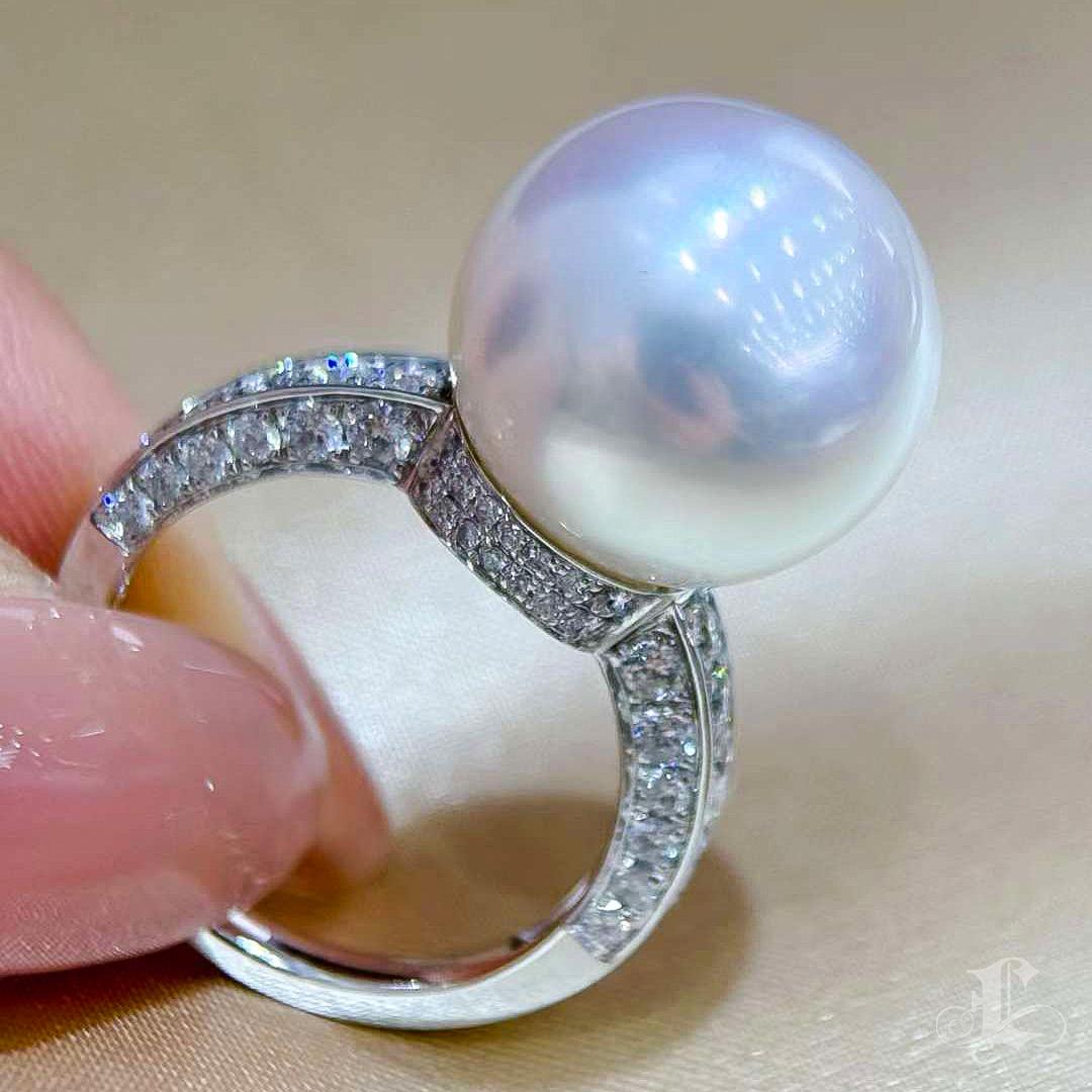 Women's 【Crown Radiance】The Radiant Ring – Aurora South Sea Pearl & Diamond For Sale