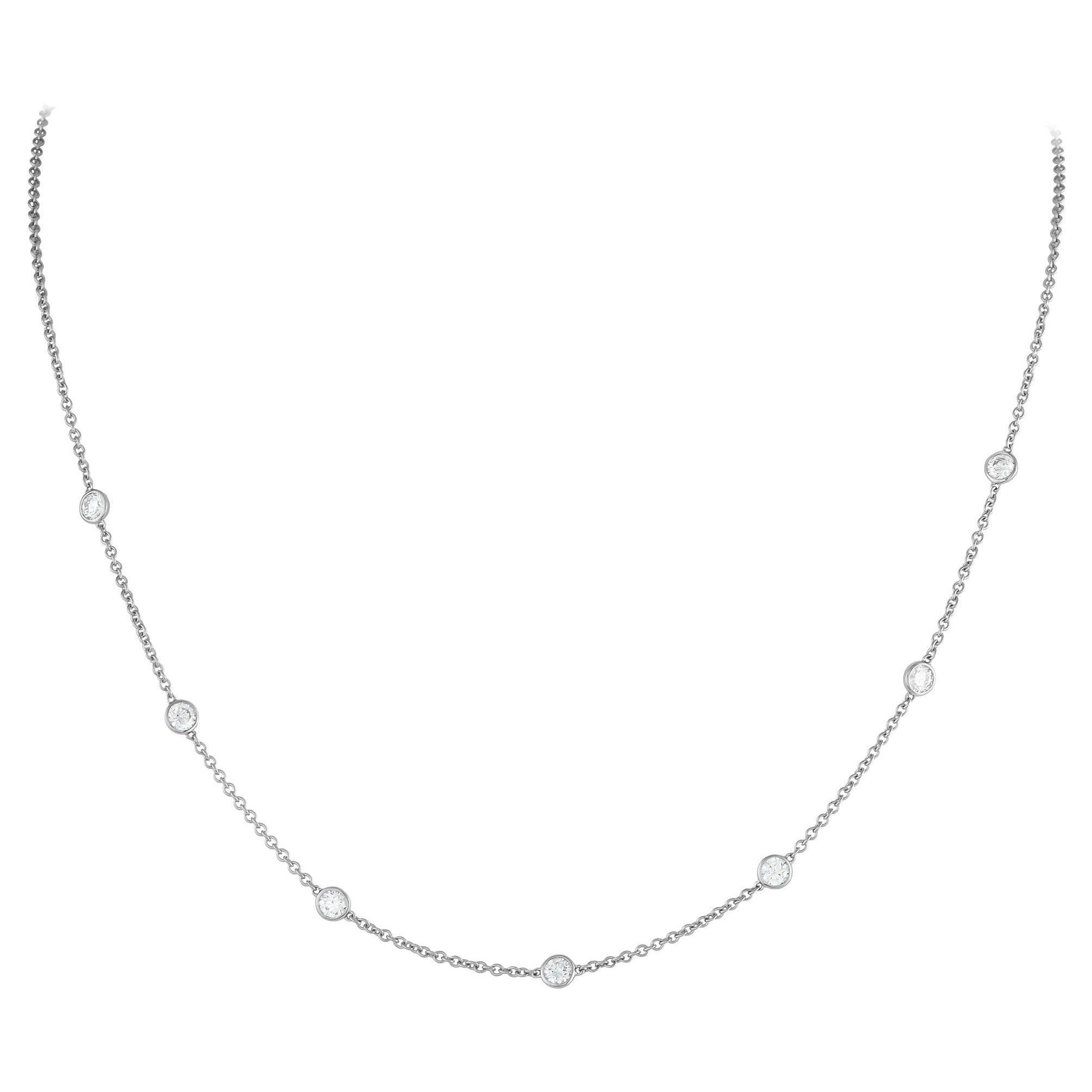 Collar de oro blanco de 18 quilates con estación de diamantes de 1,05 ct ANK-20145-1 en venta