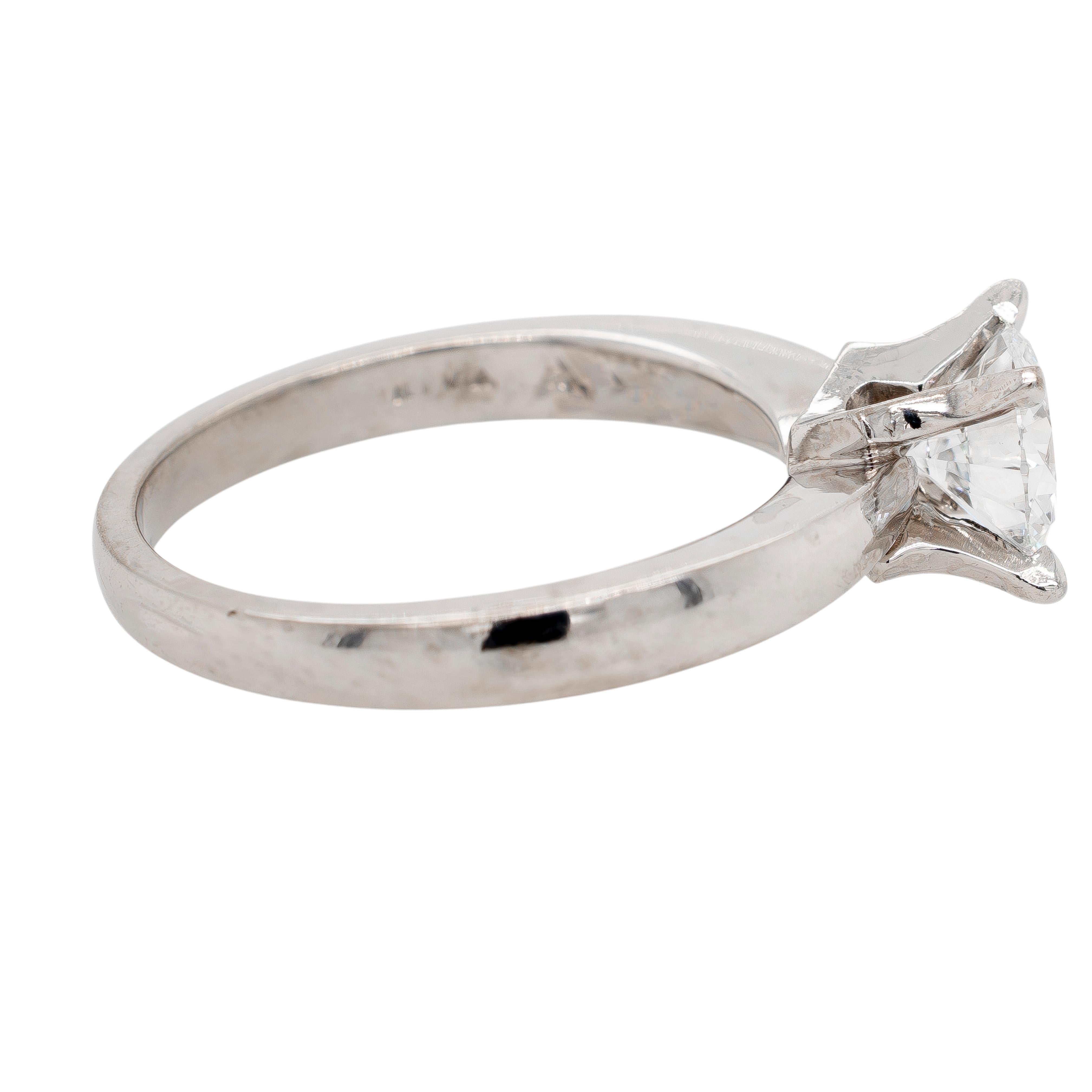 Round Cut 18k White Gold 1.05ct E VS1 Round Brilliant Diamond Engagement Ring For Sale