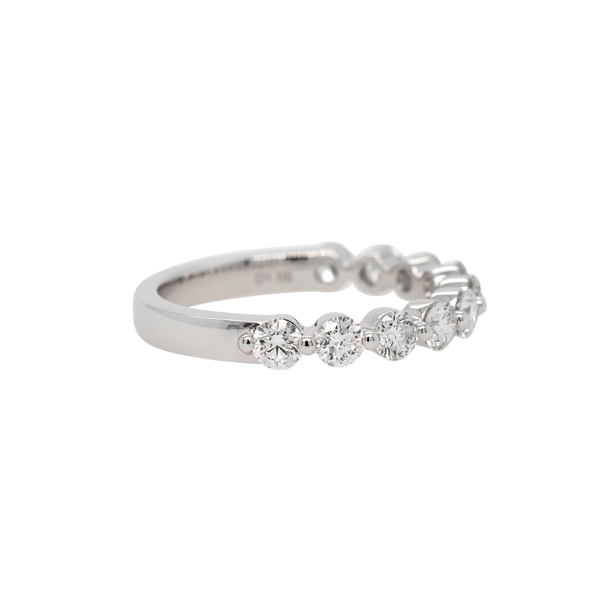 Diamond Details:	
1.05ct Round Brilliant Natural Diamond
G Color VS Clarity
Ring Material: 18k White Gold
Ring Size: 6.25 (can be sized)
Total Weight: 3.4g (2.1dwt)
This item comes with a presentation box!
SKU: A30317337

With its graceful allure