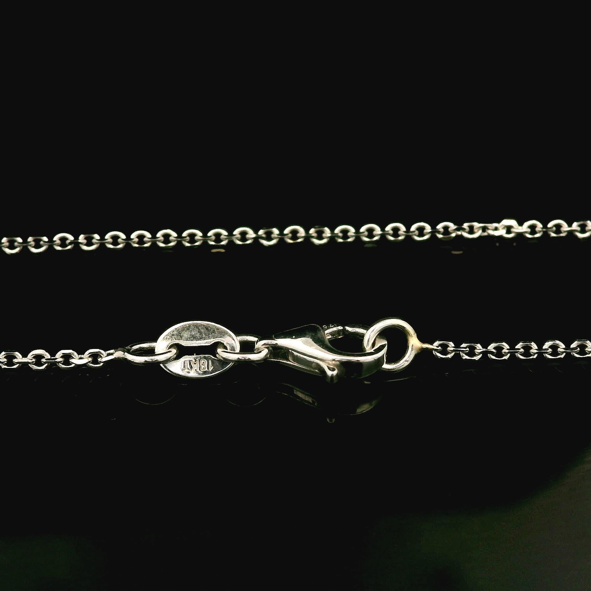 --Pietre: --
Numerosi diamanti naturali autentici - Taglio Brillante Rotondo - Incastonati
Peso totale dei carati: 1,06 (timbro esatto)

Materiale: Oro bianco massiccio 18k
Peso: 6,21 grammi
Tipo di catena: Maglia a cavo
Lunghezza della catena:
