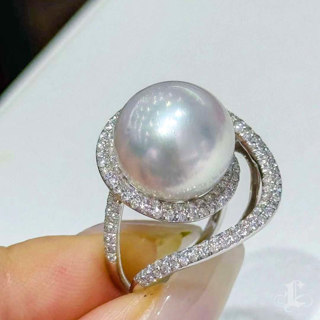 【Lustre Arc】Orbit Halo Aurora South Sea Pearl Diamond Ring For Sale 6