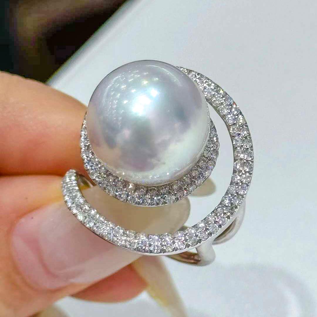【Lustre Arc】Orbit Halo Aurora South Sea Pearl Diamond Ring For Sale 2
