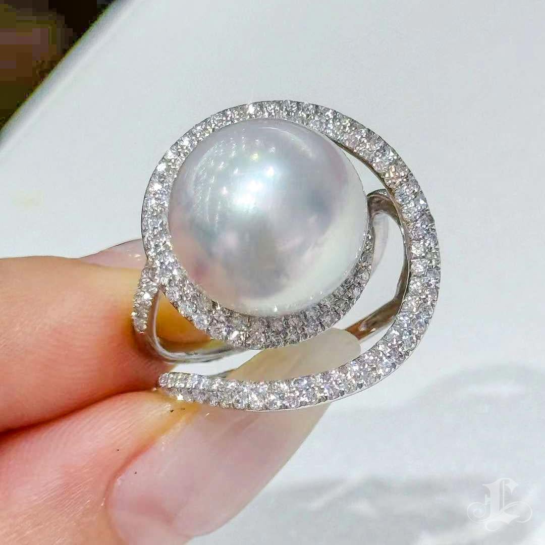 【Lustre Arc】Orbit Halo Aurora South Sea Pearl Diamond Ring For Sale 5