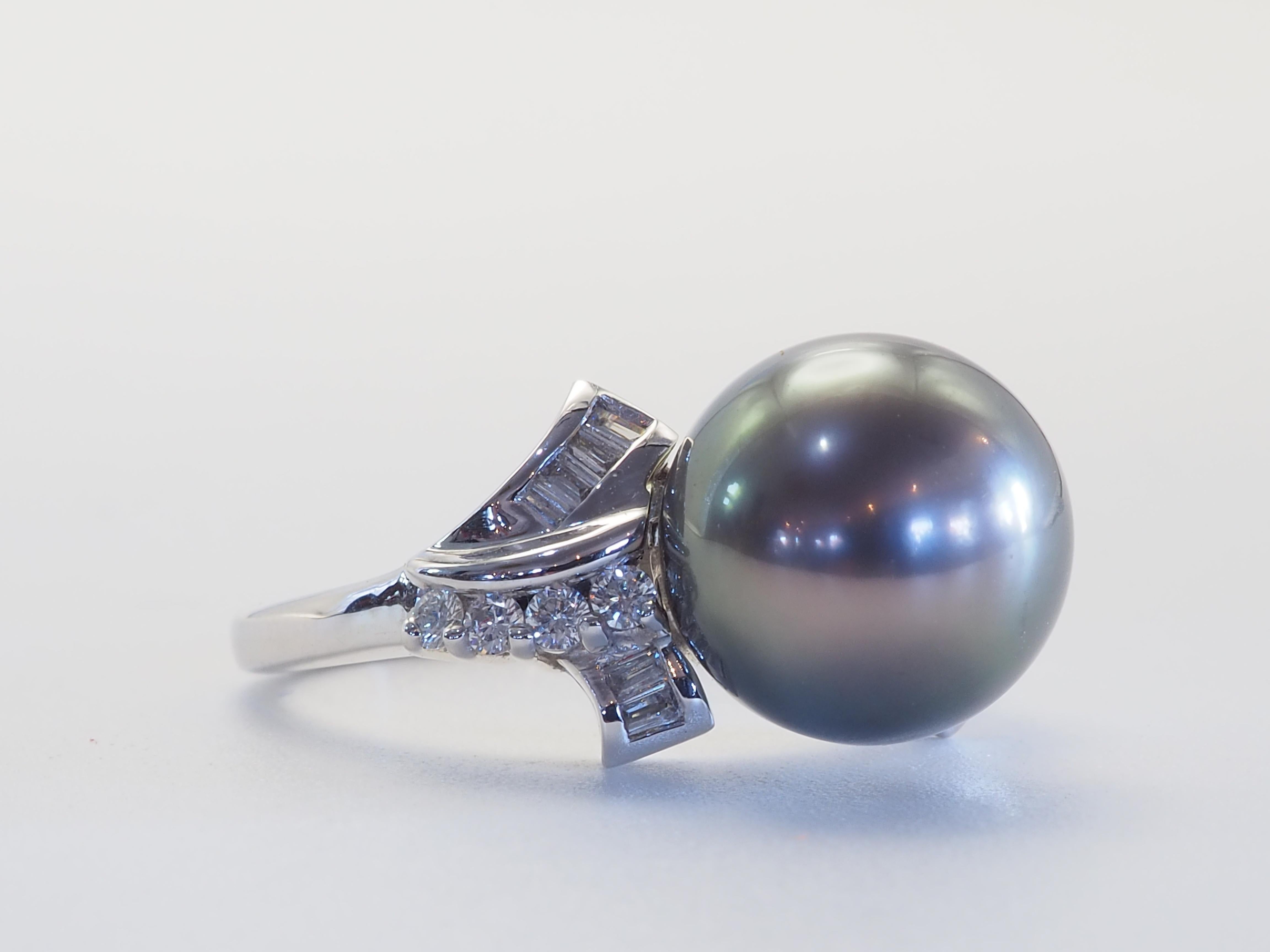 Bague cocktail en or blanc 18 carats perle de Tahiti 10,7 mm et 0,30 carats de diamants Neuf - En vente à เกาะสมุย, TH