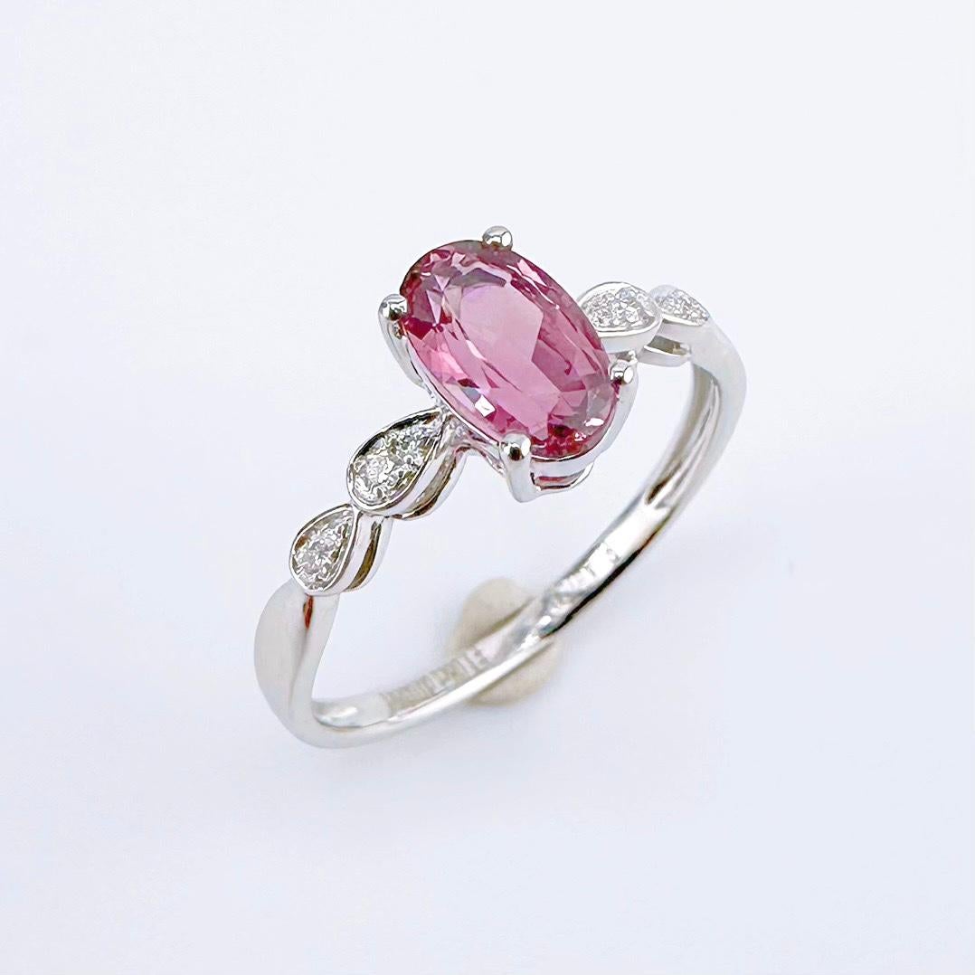 18K White Gold 1.08 CT Padparadscha Sapphire Ring with Diamonds

1 Sapphire - 1.08 CT
GRC Certification

Diamonds - 0.038 CT
18K Gold - 1.51 GM