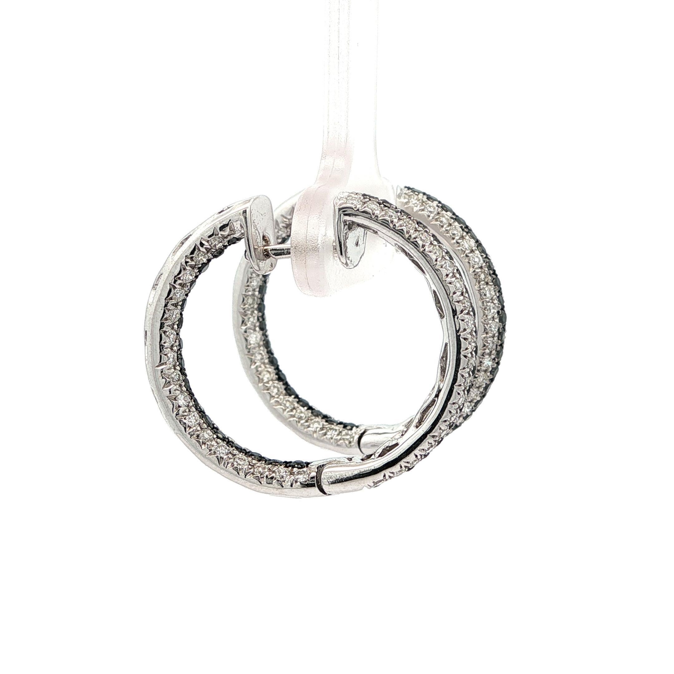 18k Weißgold 1,08ctw Fancy Schwarz mit weißem Diamant In & Out Hoop Ohrringe im Angebot 2