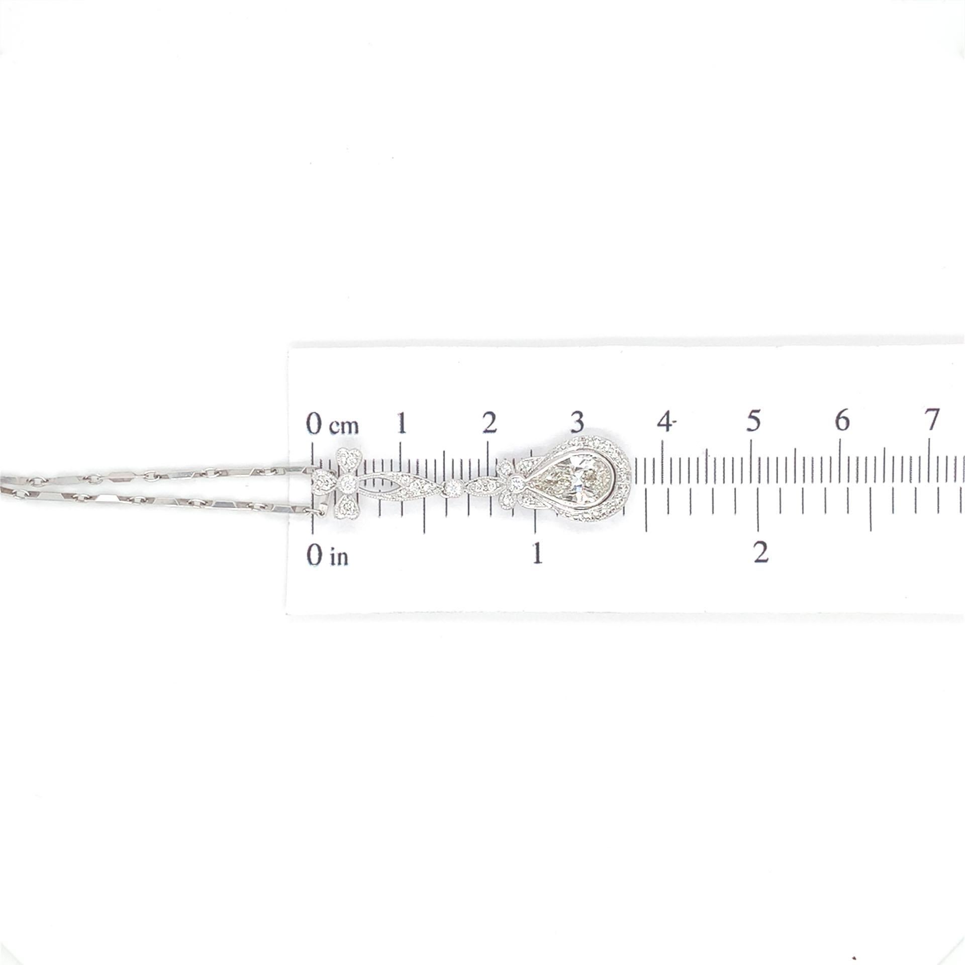 Pendentif en or blanc 18 carats avec rapport GIA et chaîne 18 carats avec diamant taille poire de 1,09 carat en vente 2