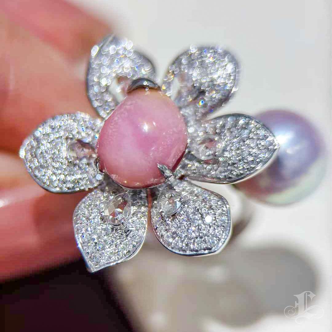Women's 【Conchéa】Blossom Muse Conch & Akoya Pearl Ring — 3.02ct For Sale