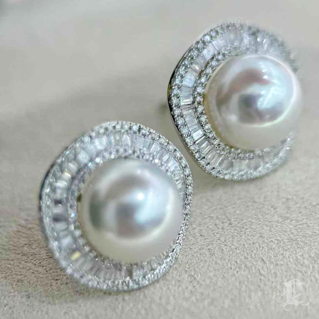 【Crown Radiance】Radiant Halo Aurora South Sea Pearl Diamond Earrings For Sale 2