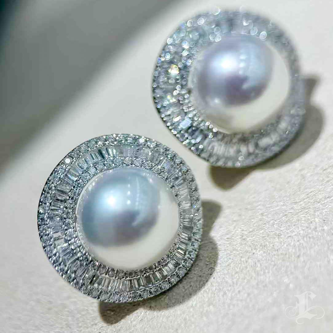 【Crown Radiance】Radiant Halo Aurora South Sea Pearl Diamond Earrings For Sale 4