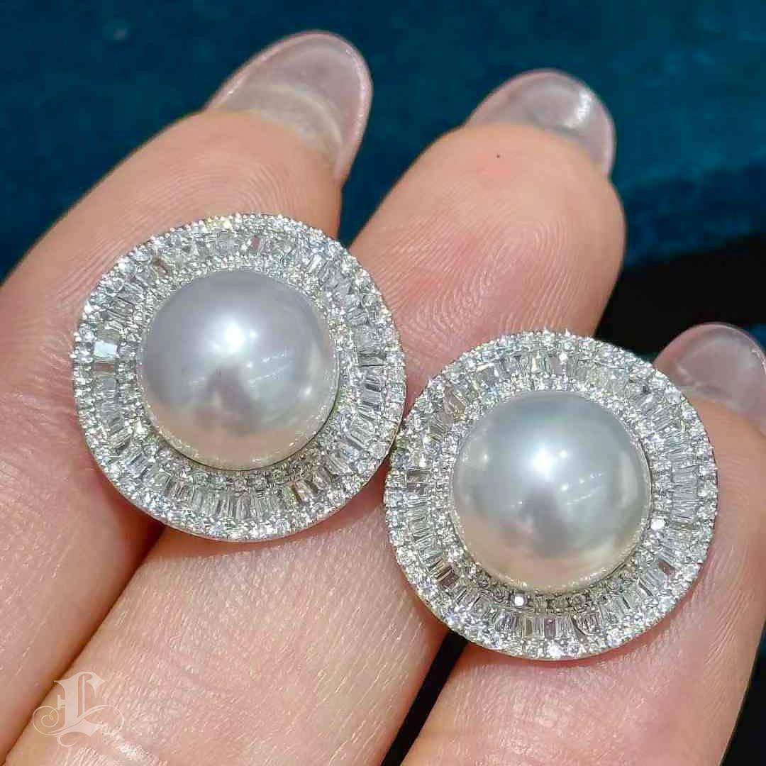 【Crown Radiance】Radiant Halo Aurora South Sea Pearl Diamond Earrings For Sale 5
