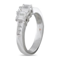 Anillo de oro blanco de 18 quilates con un diamante de 1,0 ct MF35-070126