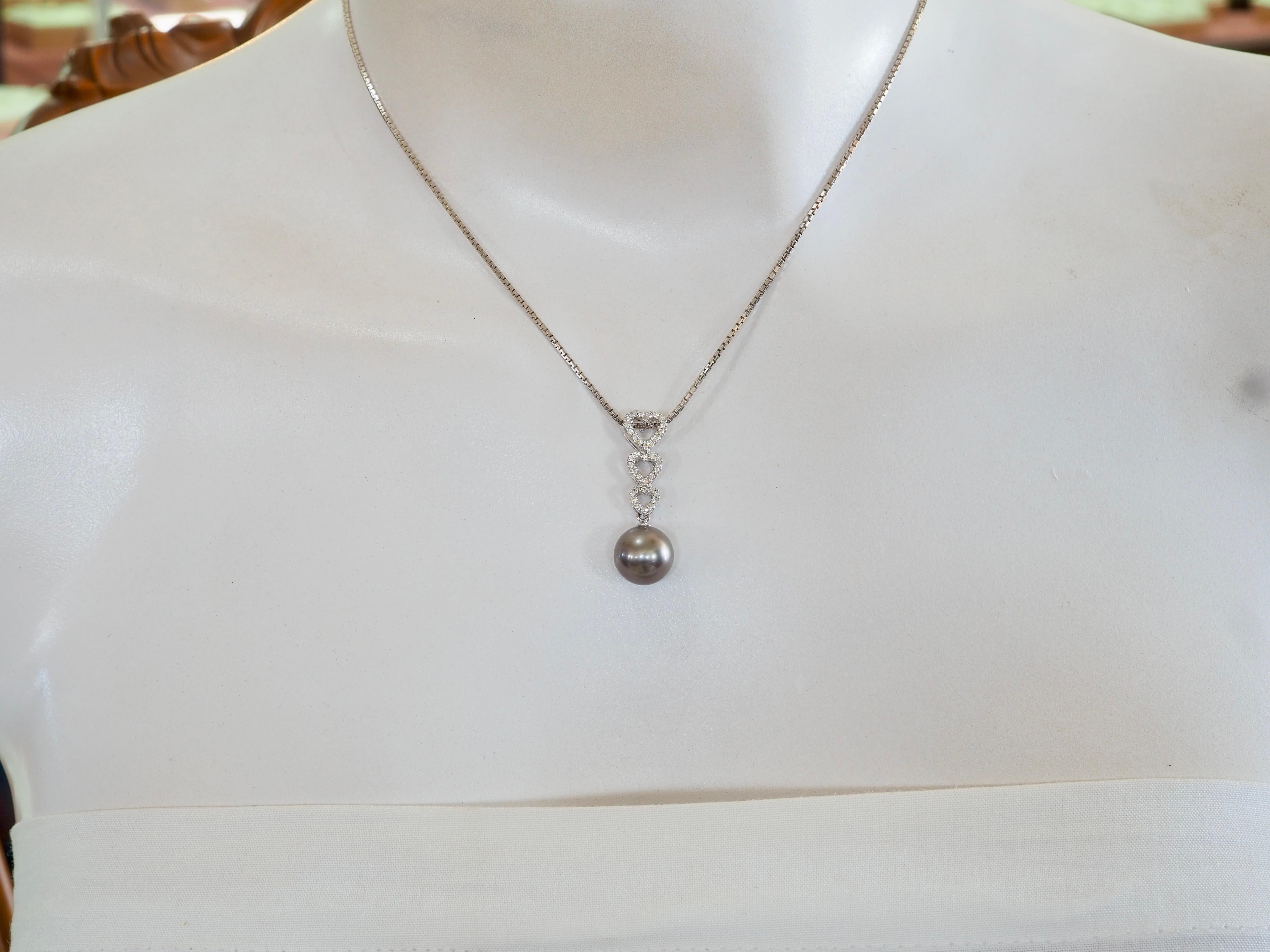 Ciondolo a forma di cuore con perla nera dei mari del sud da 10 mm e diamante da 0,25 carati in oro bianco 18 carati in vendita 2