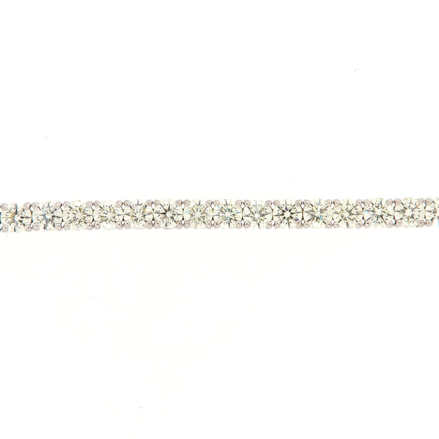 18K White Gold 11.03 Carat Diamond Tennis Bracelet In New Condition For Sale In San Francisco, CA