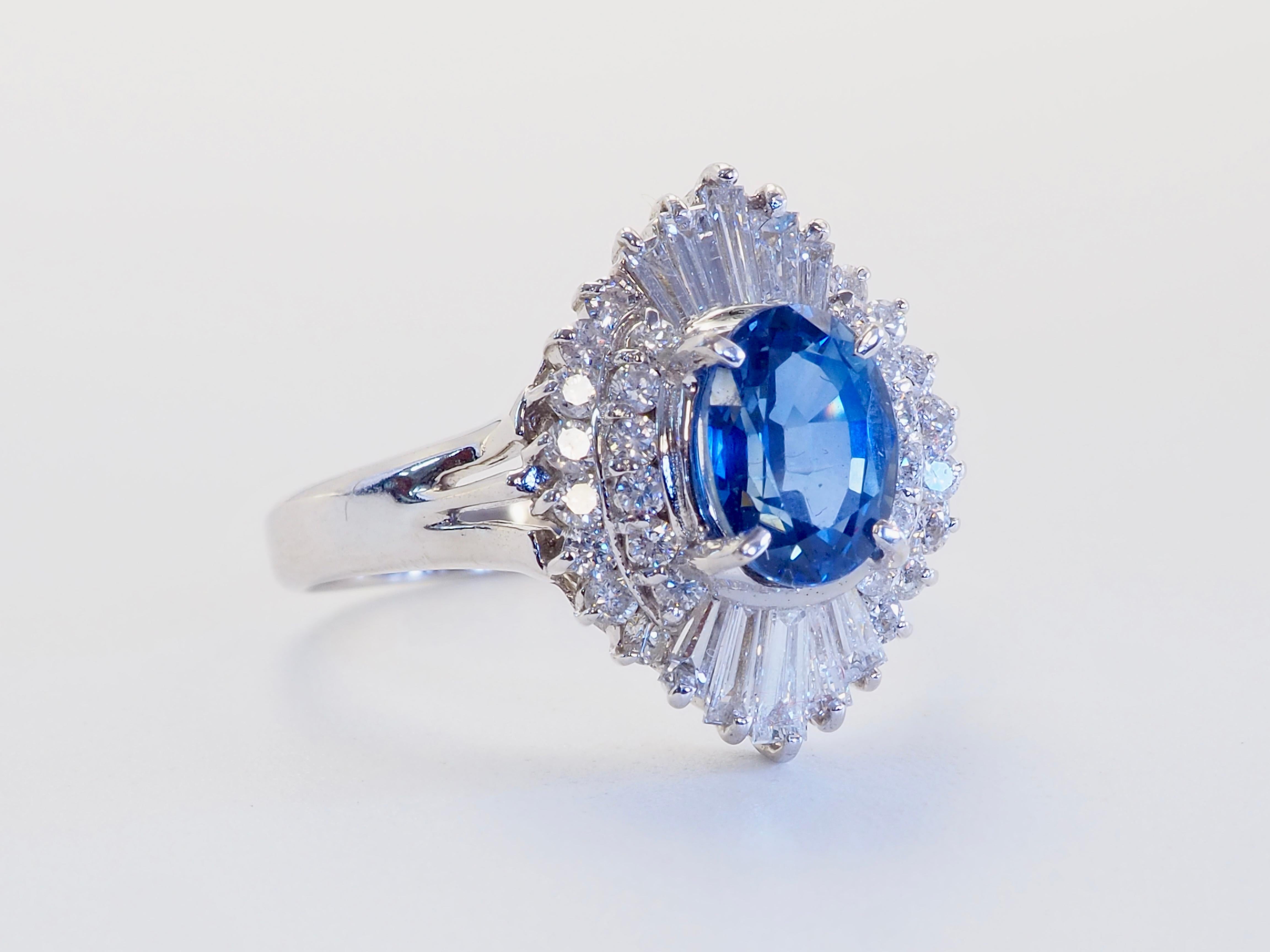 18K Weißgold 1,10ct Kornblumenblauer Saphir & 0,62ct Diamant Ballerina Ring im Zustand „Neu“ im Angebot in เกาะสมุย, TH