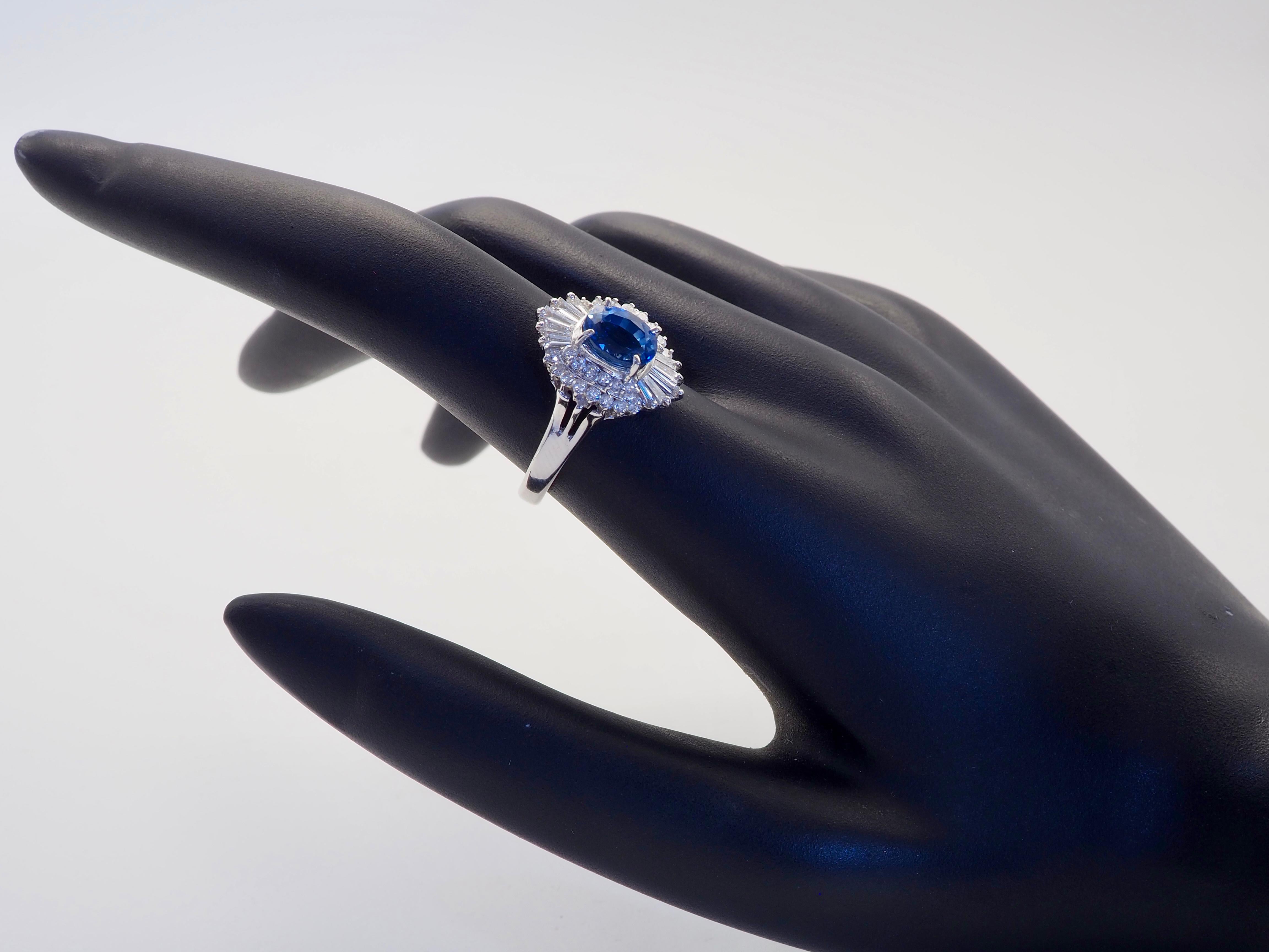 18K Weißgold 1,10ct Kornblumenblauer Saphir & 0,62ct Diamant Ballerina Ring im Angebot 1