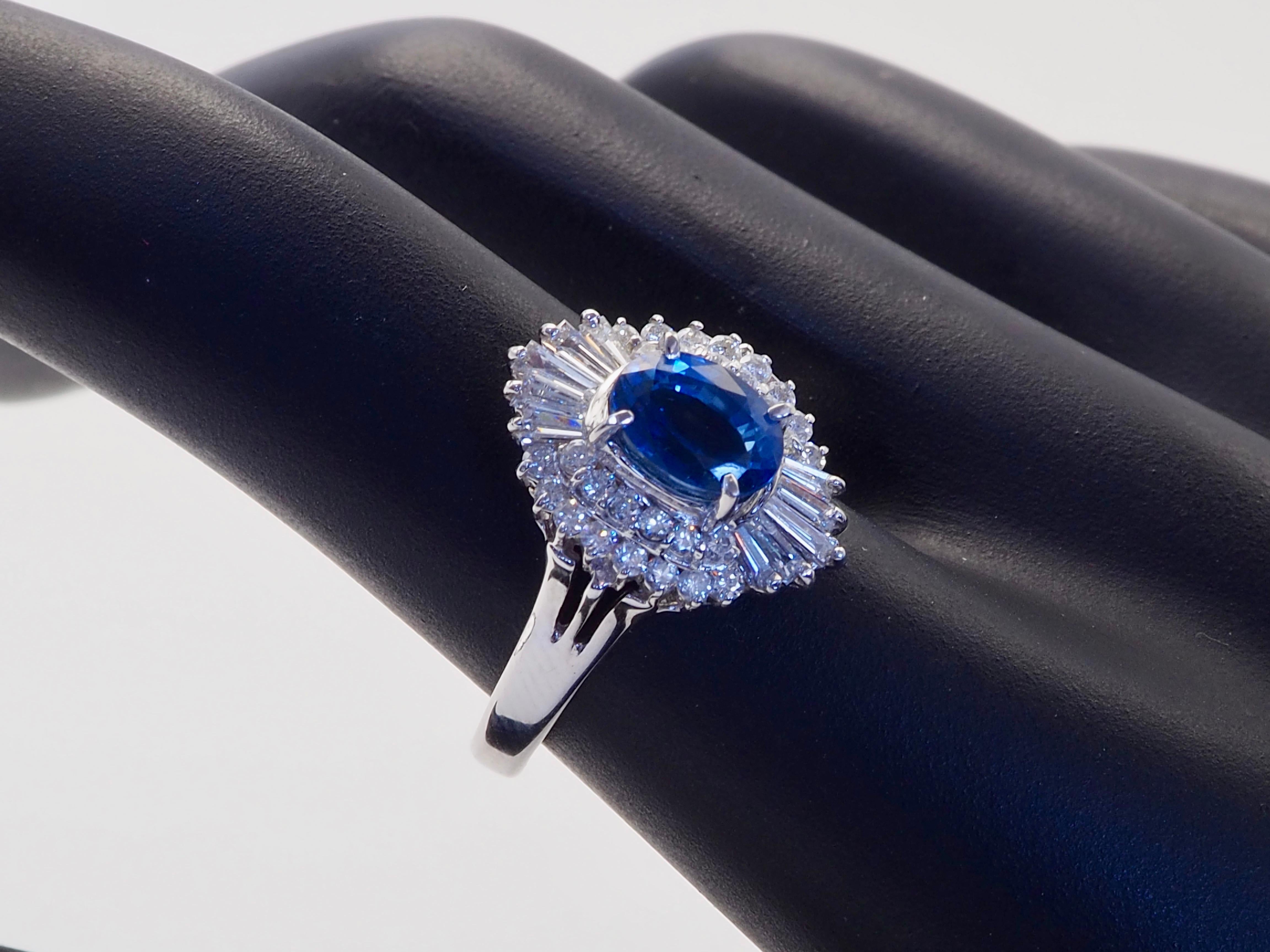 18K Weißgold 1,10ct Kornblumenblauer Saphir & 0,62ct Diamant Ballerina Ring im Angebot 2