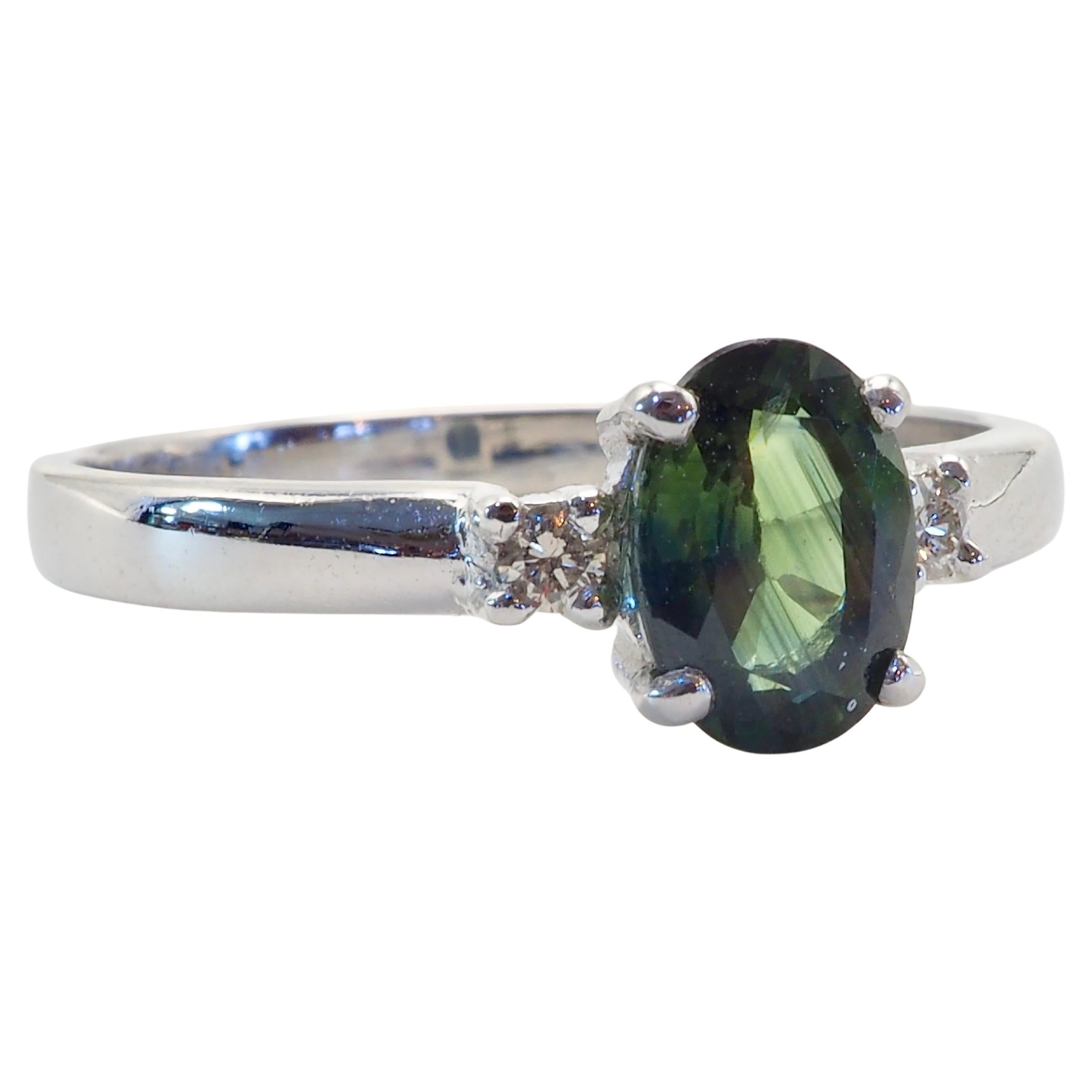 18K White Gold 1.10ct Oval Green Sapphire & 0.06ct Diamond Fine Ring In New Condition For Sale In เกาะสมุย, TH