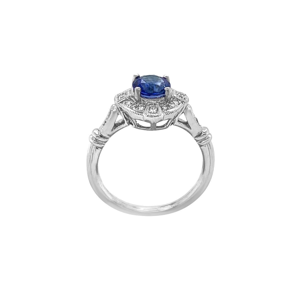 Women's or Men's 18 Karat White Gold 1.10 Carat Sapphire and Diamond Ring For Sale