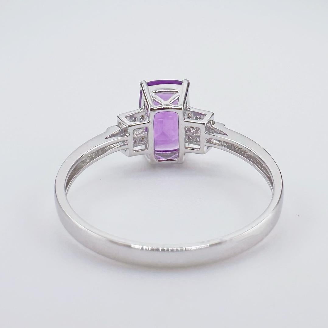 Anello con zaffiro viola non riscaldato in oro bianco 18 carati da 1,11 carati e diamanti In condizioni Nuovo in vendita a Kowloon, HK