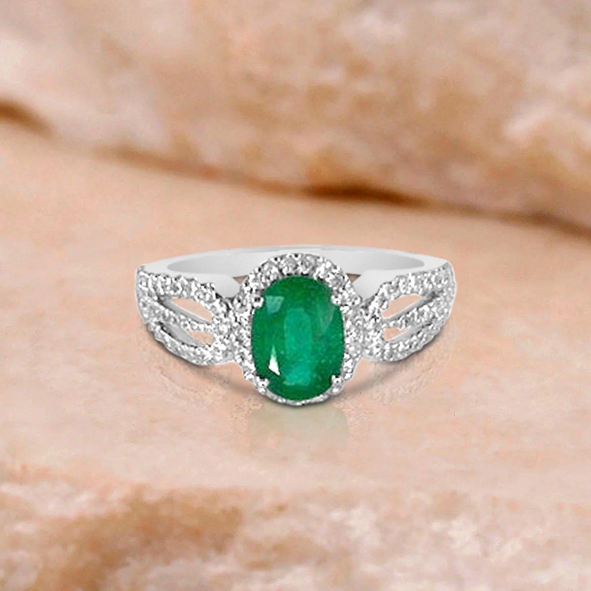 Modern 18K White Gold 1.12cts Emerald and Diamond Ring, Style# TS1023R