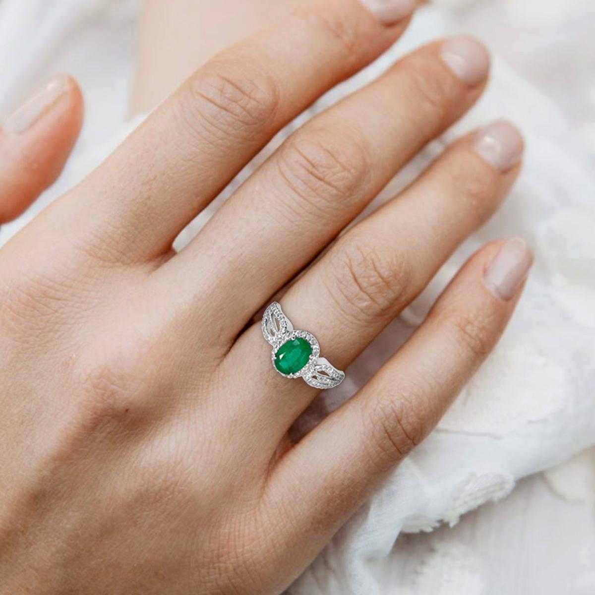 Oval Cut 18K White Gold 1.12cts Emerald and Diamond Ring, Style# TS1023R