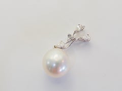 18K White Gold 11.2mm South Sea Pearl & 0.35ct Diamond Viny Dangle Pendant